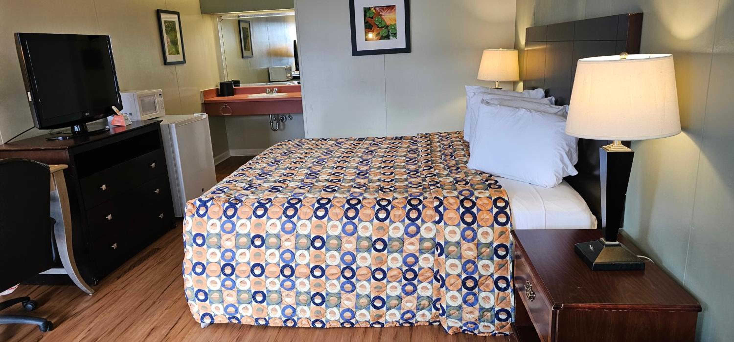 Astoria Hotel West