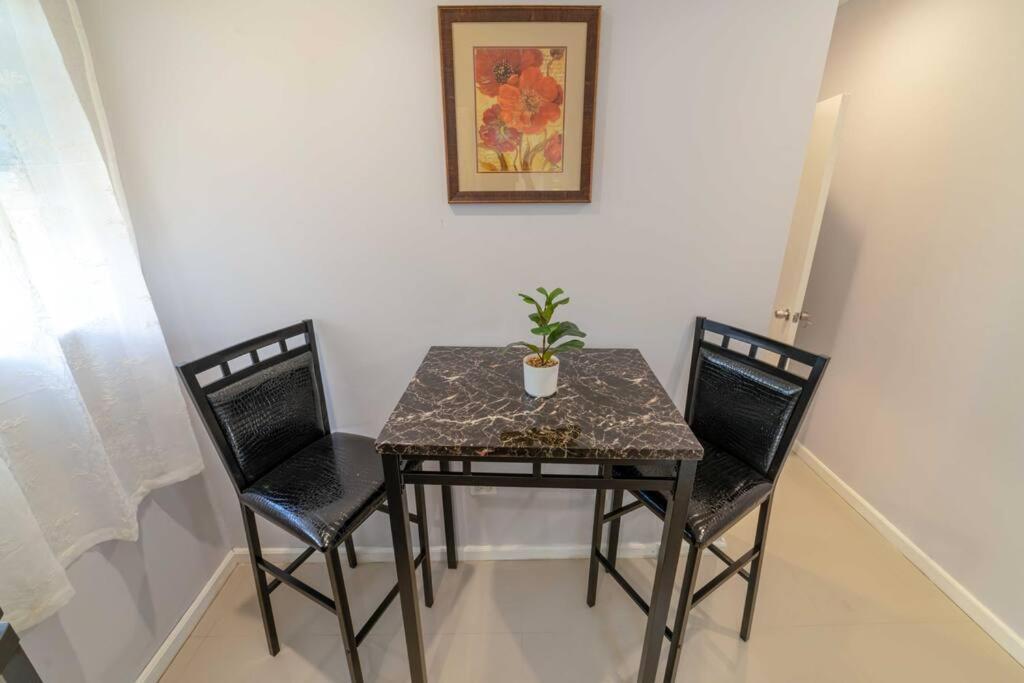 Hibiscus Cottage (Mercy's Place)