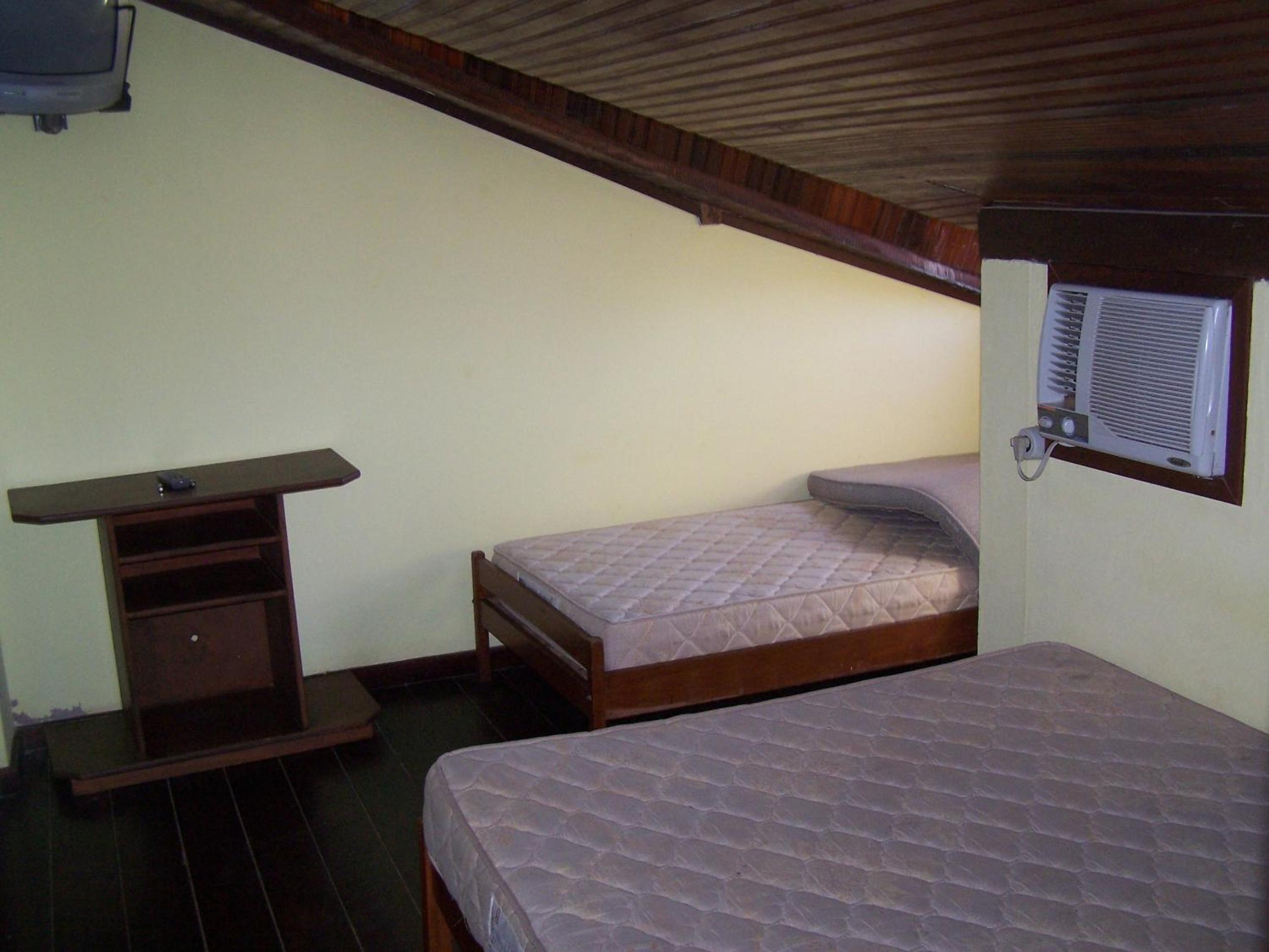 Casa de seis suites na beira do mar