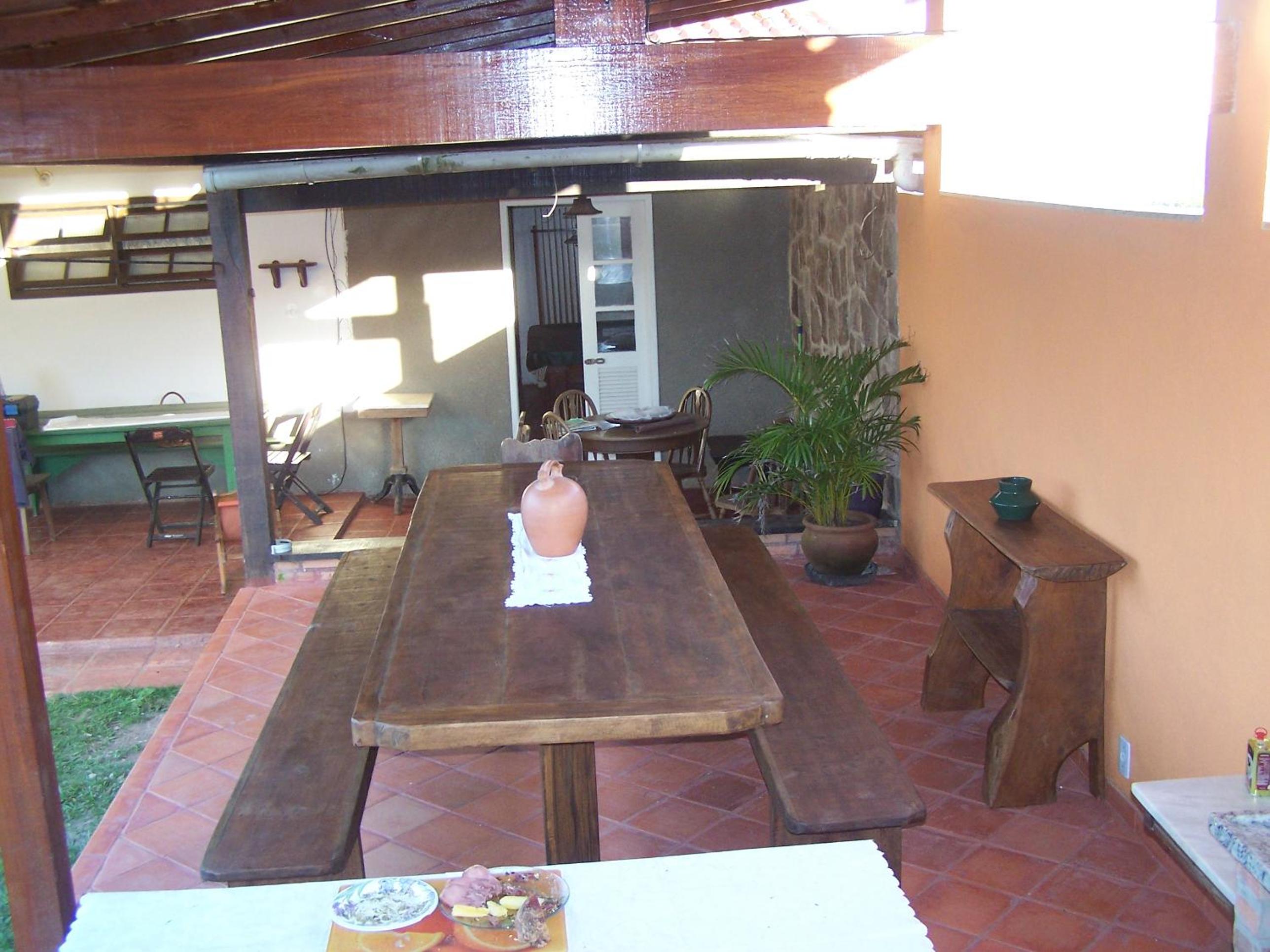 Casa de seis suites na beira do mar