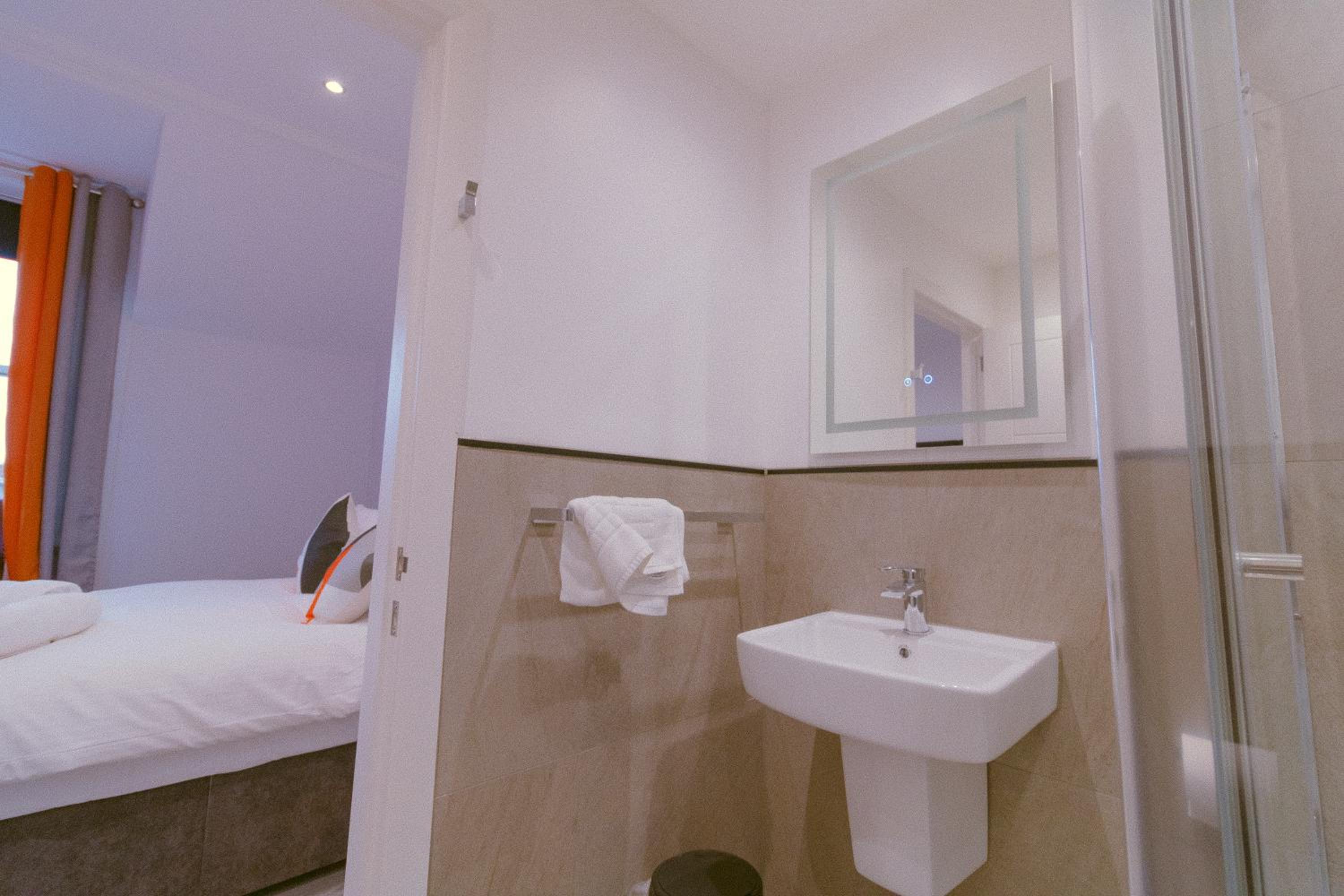 Mayfield Suites