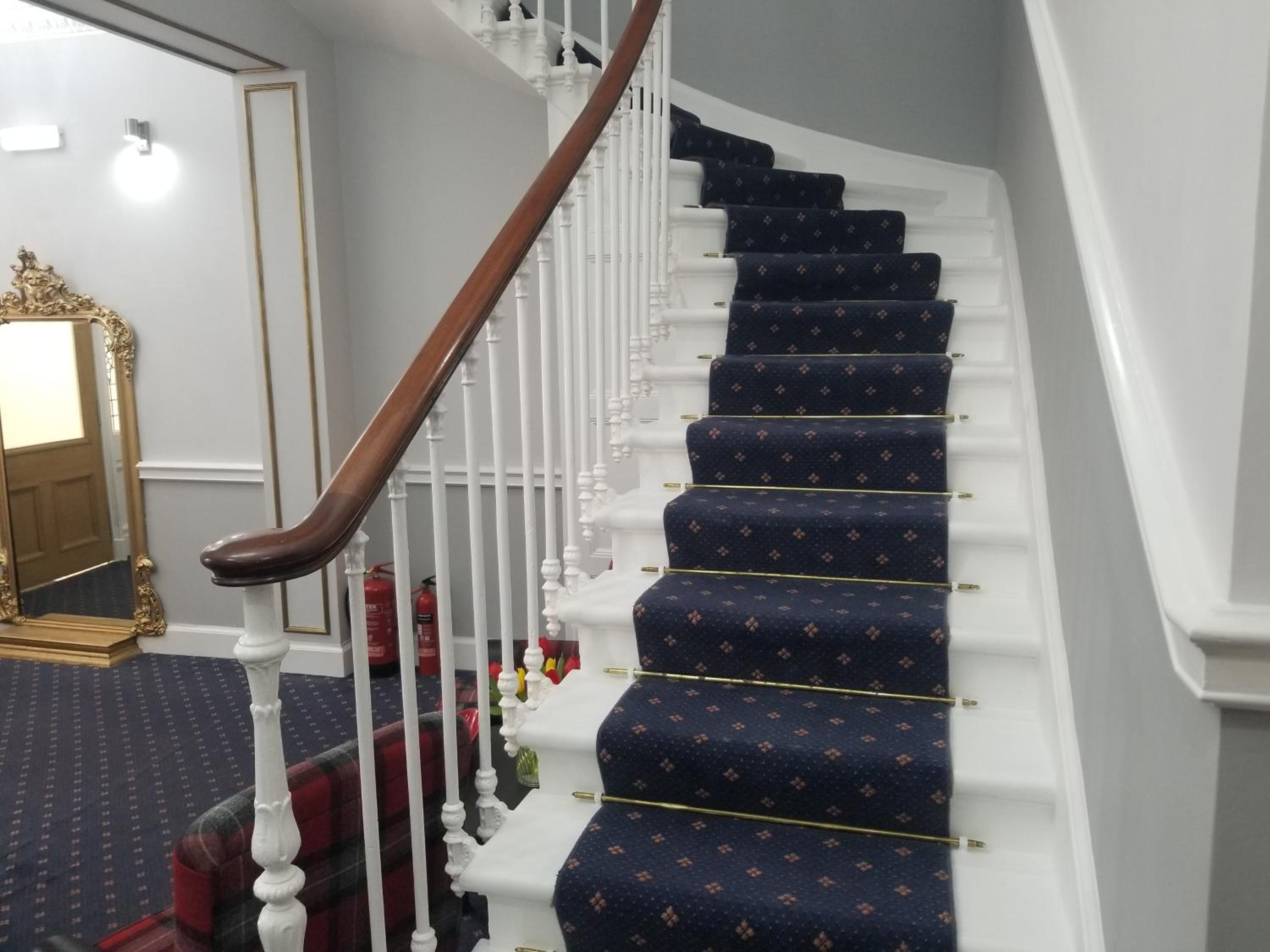 Mayfield Suites