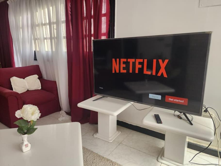 Near Pyramids, King Bedrooms and a 60inch Smart Tv.