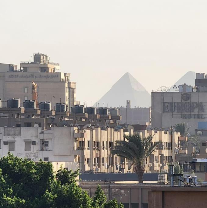 Near Pyramids, King Bedrooms and a 60inch Smart Tv.