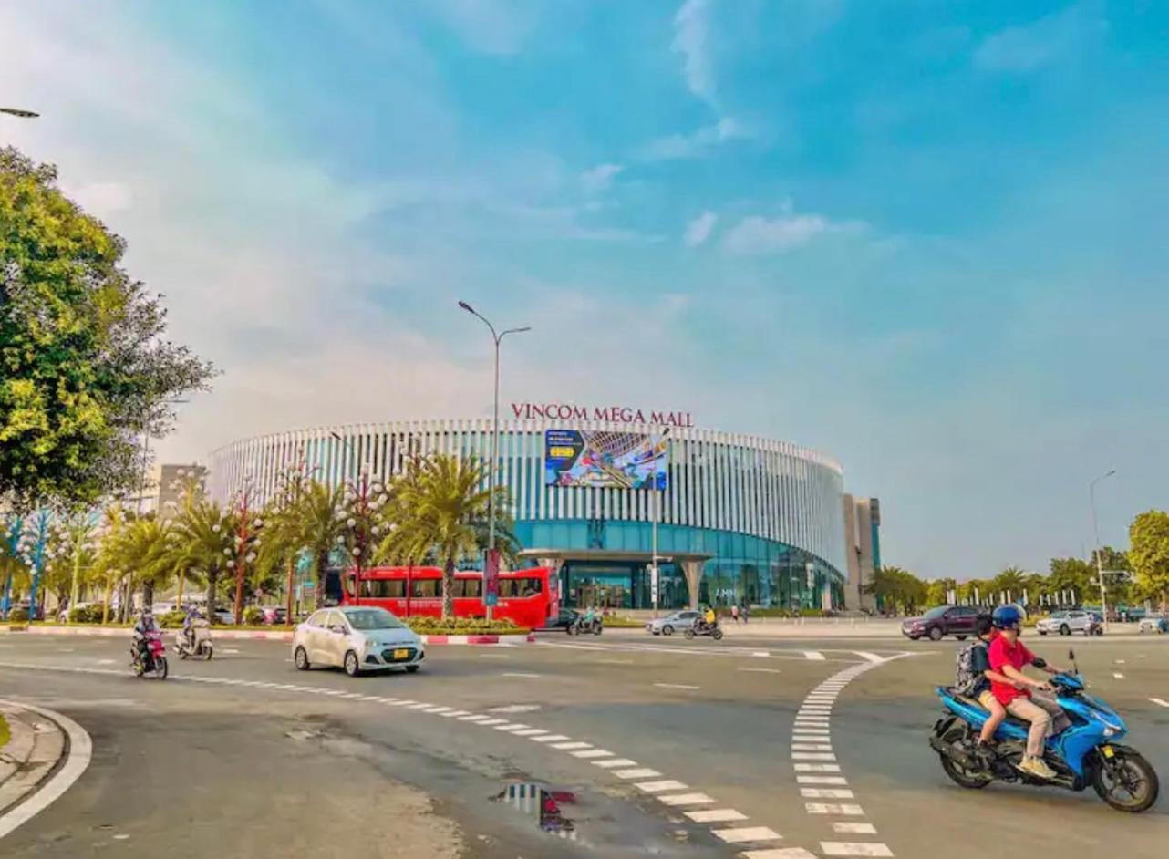 Studio-Luxury-Vinhome Smart City Mỹ Đình- Netflix view 2