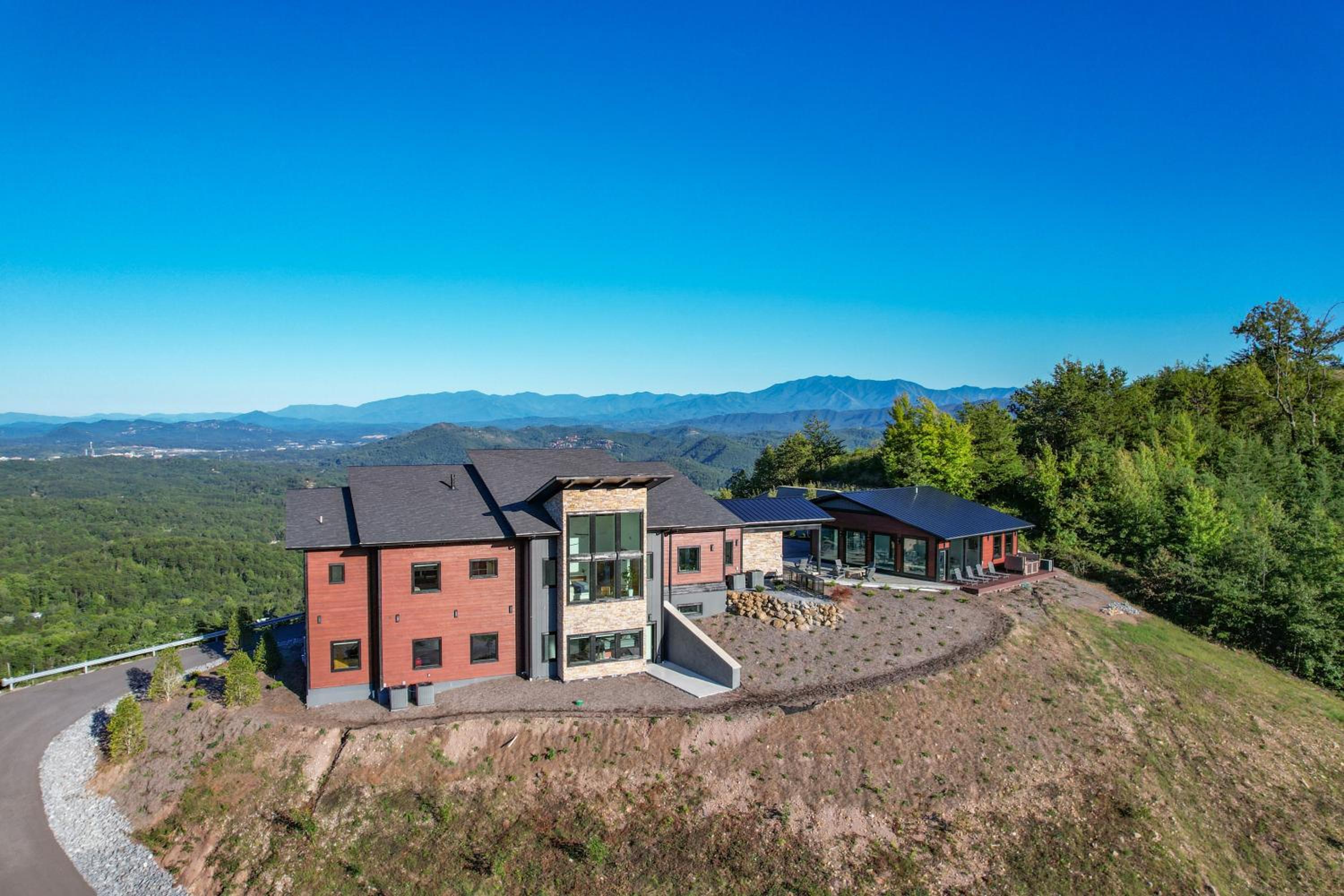 Higher Power, 6bdrm 6bath, Specials, Free Tickets, Indoor Pool, Amazing View, Hot Tub, Gameroom view 4