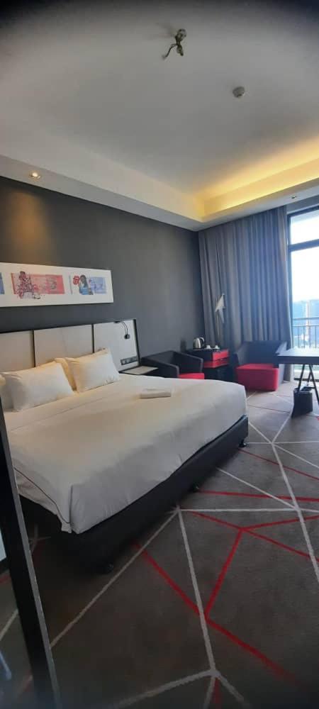 ComfyHomes M101 Dang Wangi Pool KLCC View