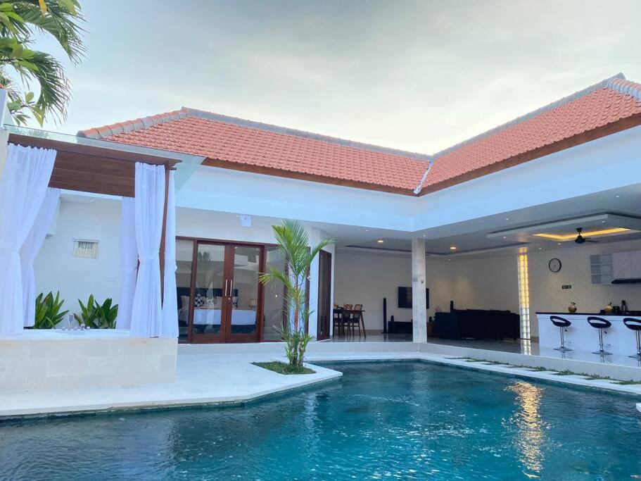 Hotel Villa Akmali Umalas 2br With Private Pool & Jacuzzi