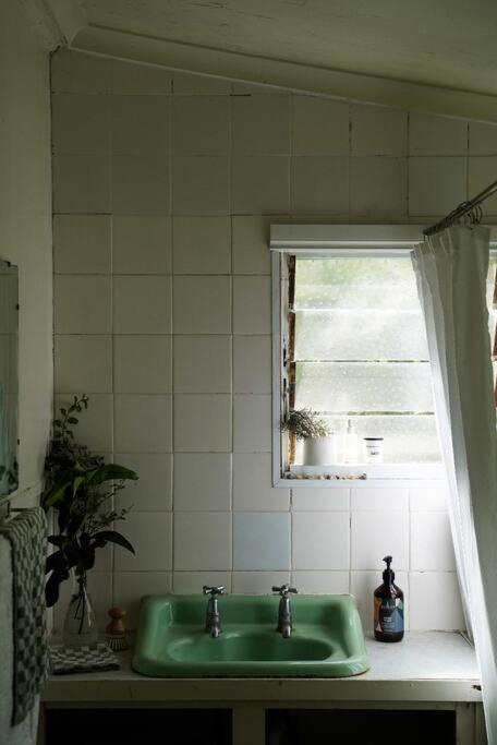 Thagg Haus - Charming Miners Cottage in Wonthaggi