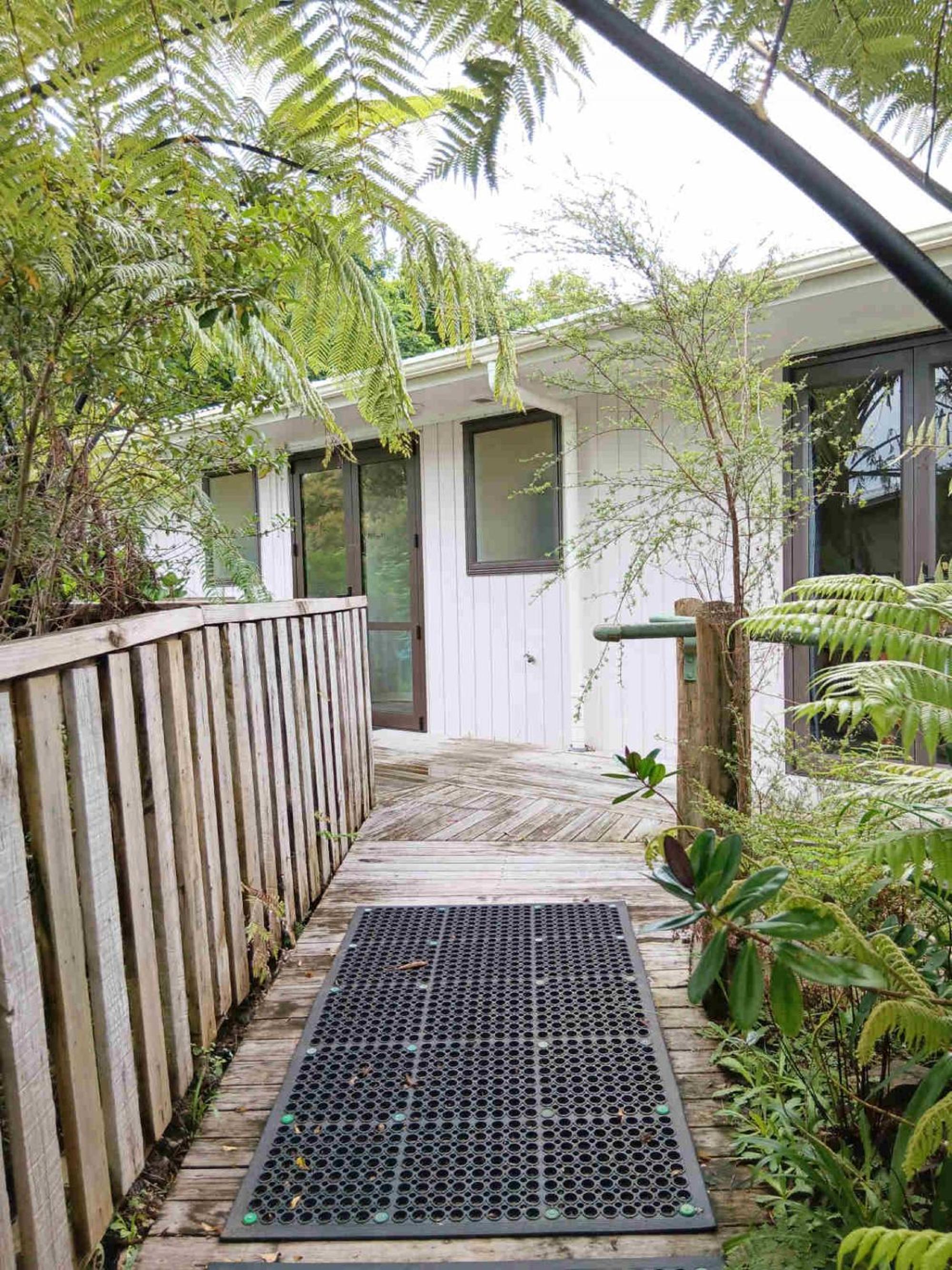 Purple Hen Country Lodge