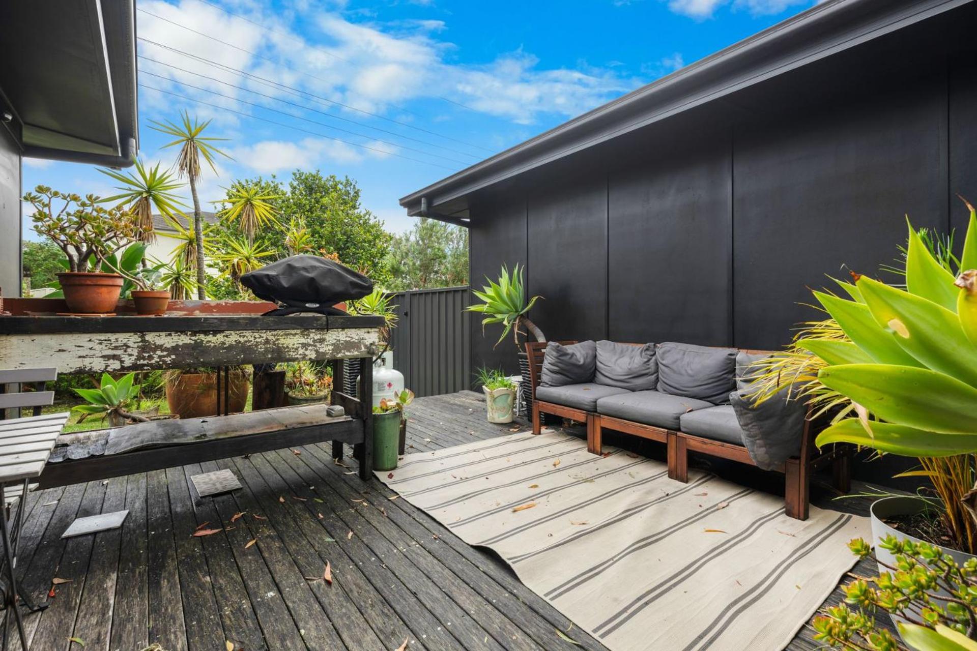 Adrift - Pet-friendly - 5 min Walk to Bay - Rustic Charm