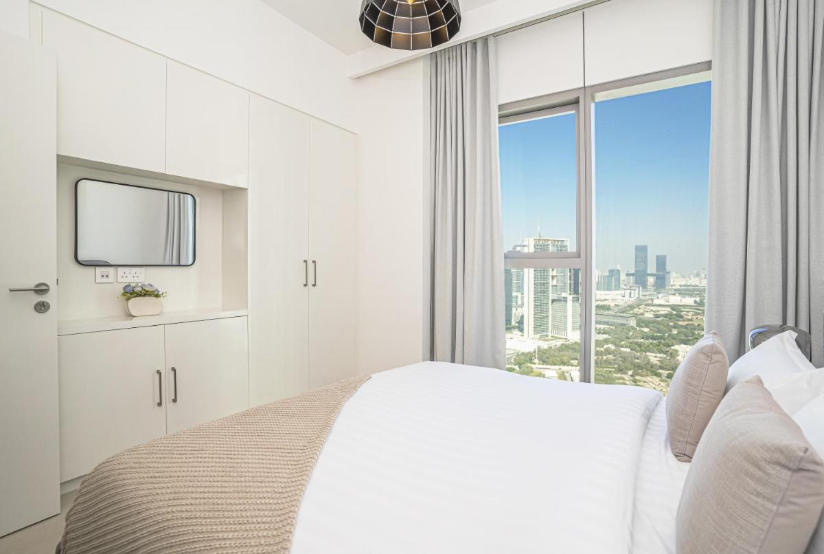 HomesGetaway - Lovely 2BR in Downtown Views II
