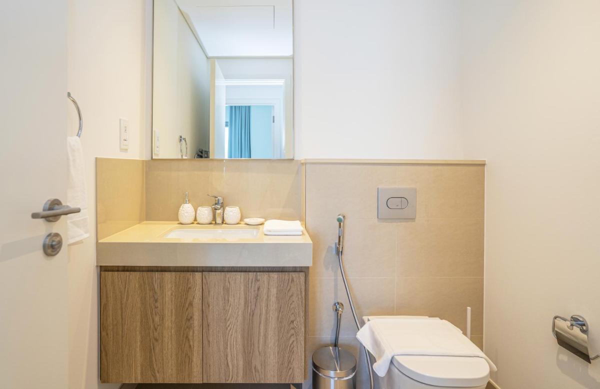 HomesGetaway - Lovely 2BR in Downtown Views II