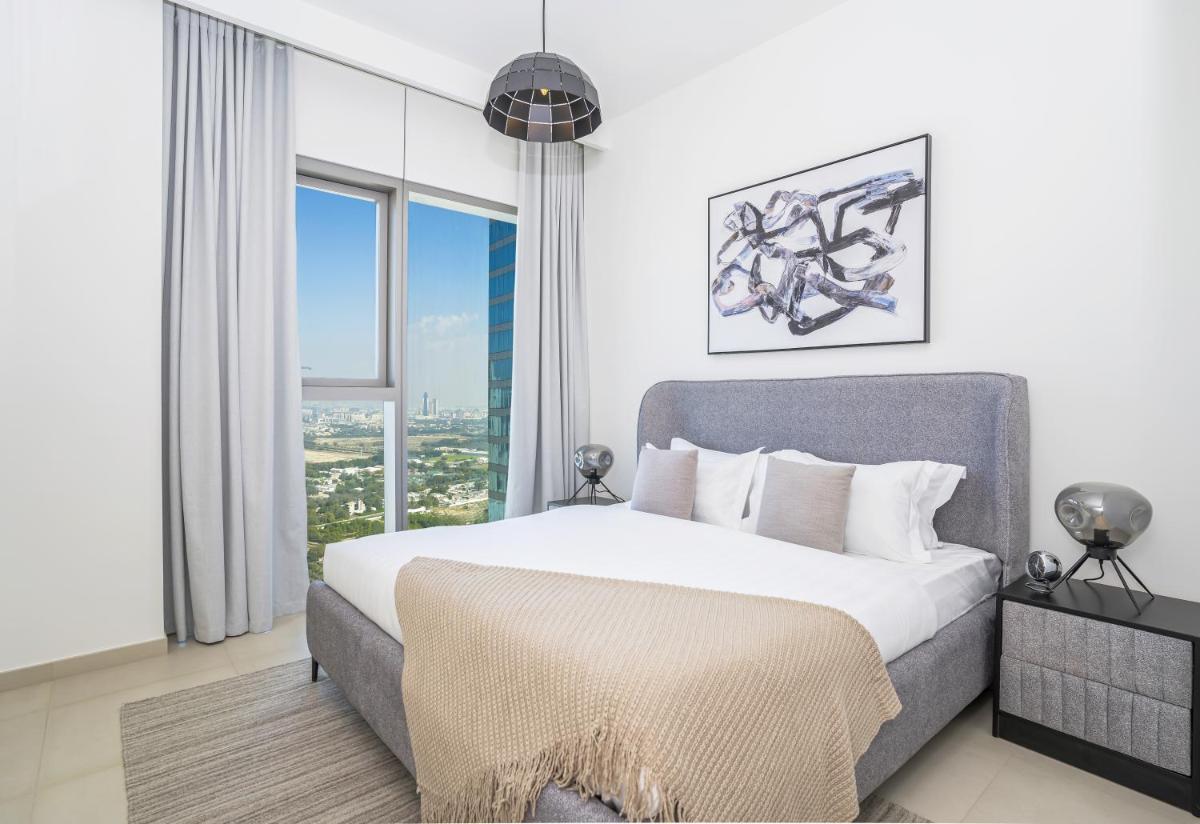 HomesGetaway - Lovely 2BR in Downtown Views II