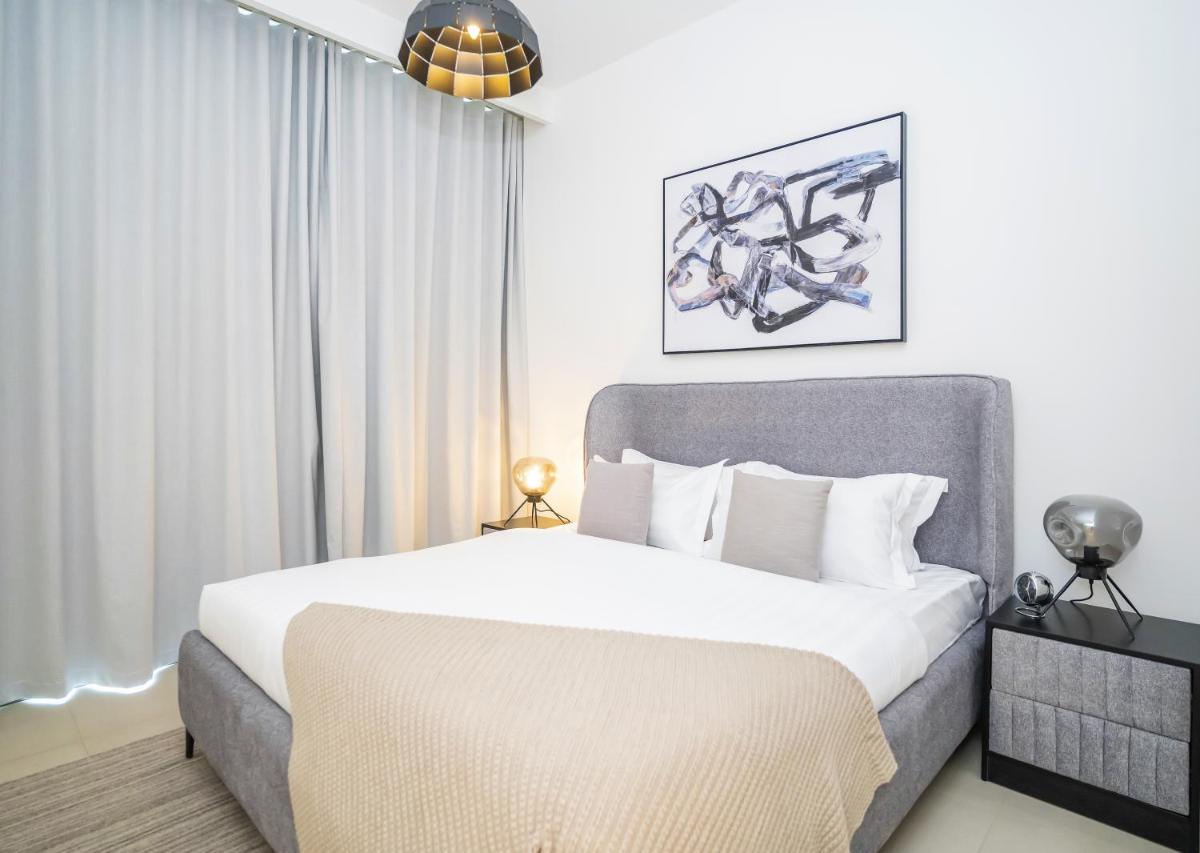 HomesGetaway - Lovely 2BR in Downtown Views II