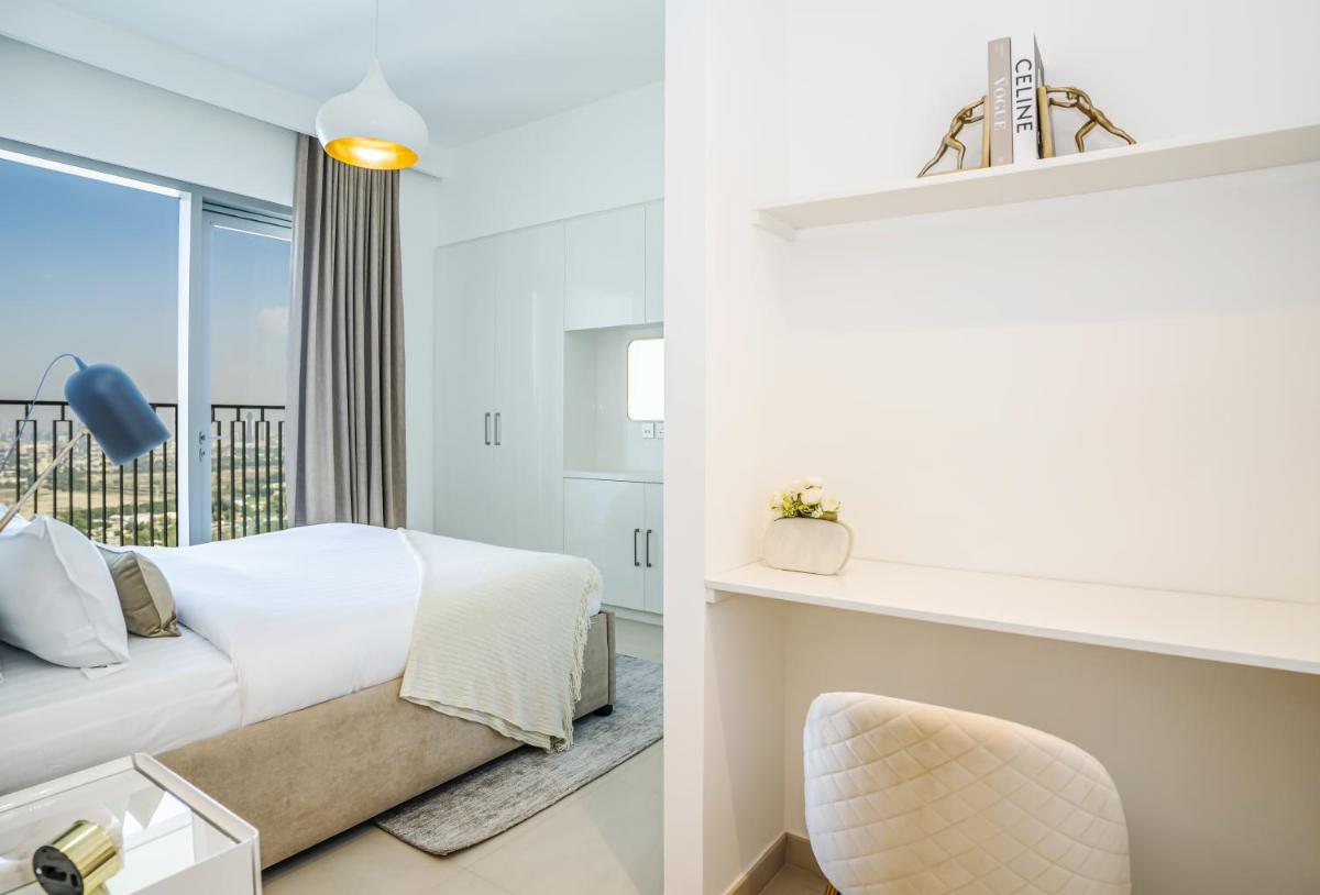HomesGetaway - Lovely 2BR in Downtown Views II