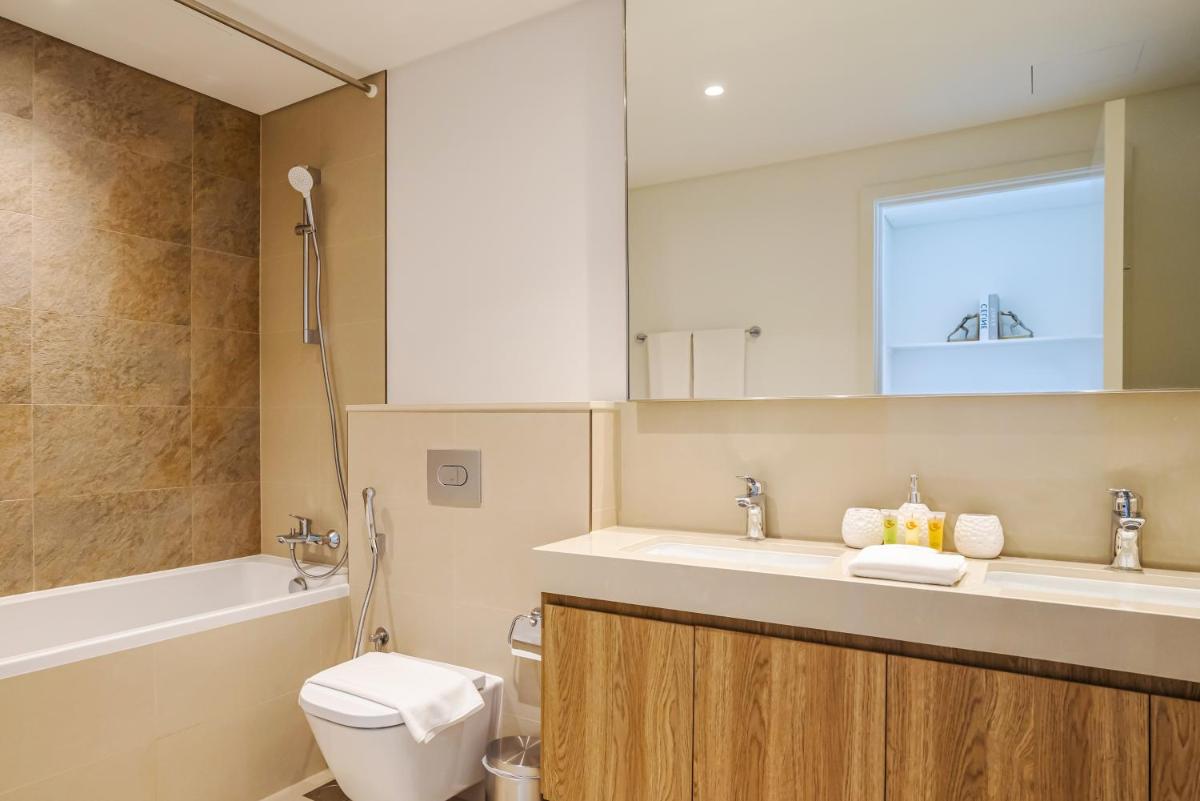 HomesGetaway - Lovely 2BR in Downtown Views II