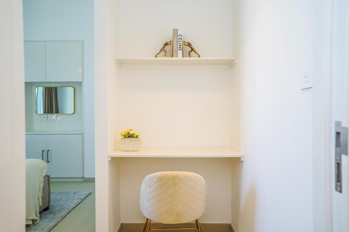 HomesGetaway - Lovely 2BR in Downtown Views II