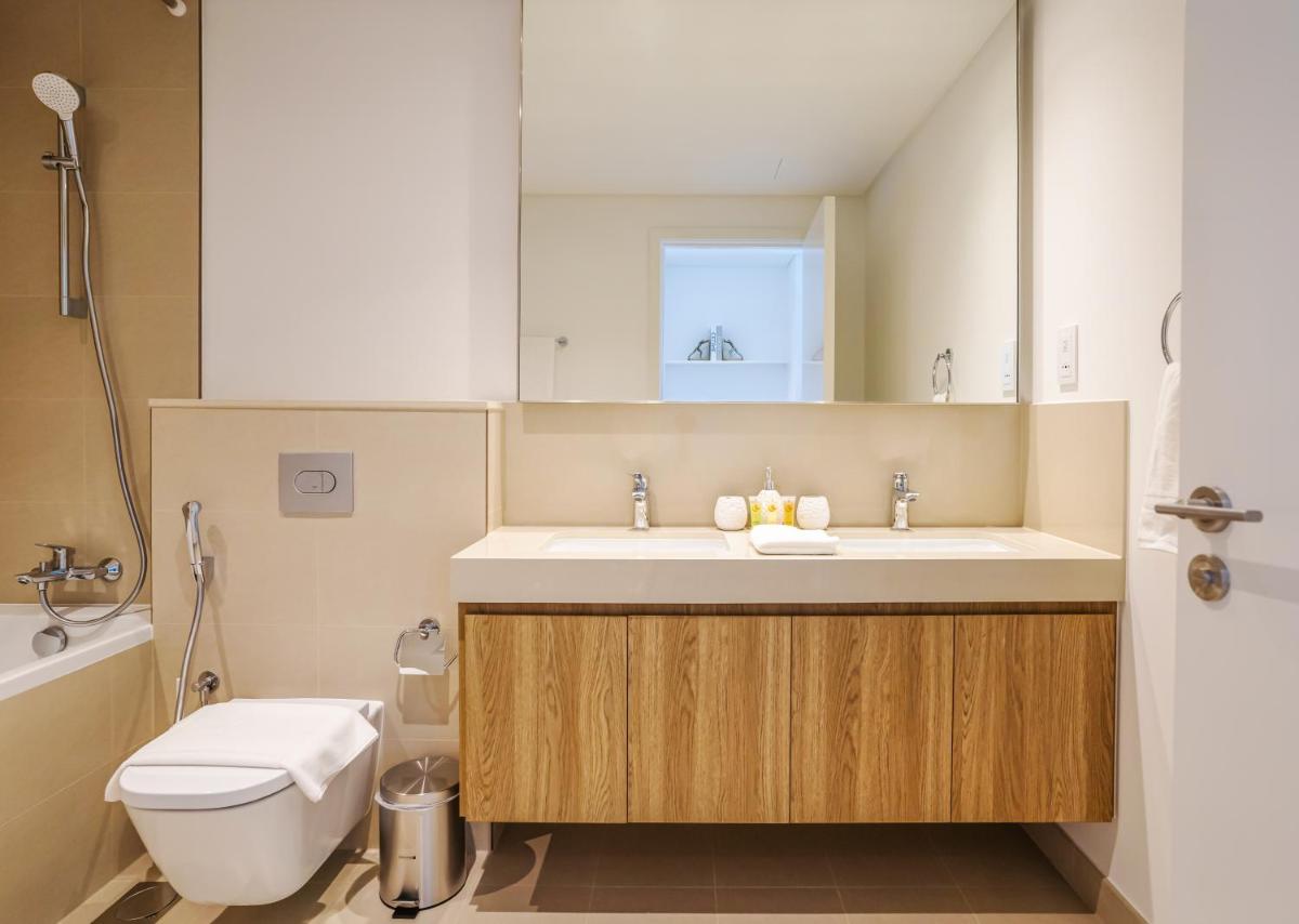 HomesGetaway - Lovely 2BR in Downtown Views II