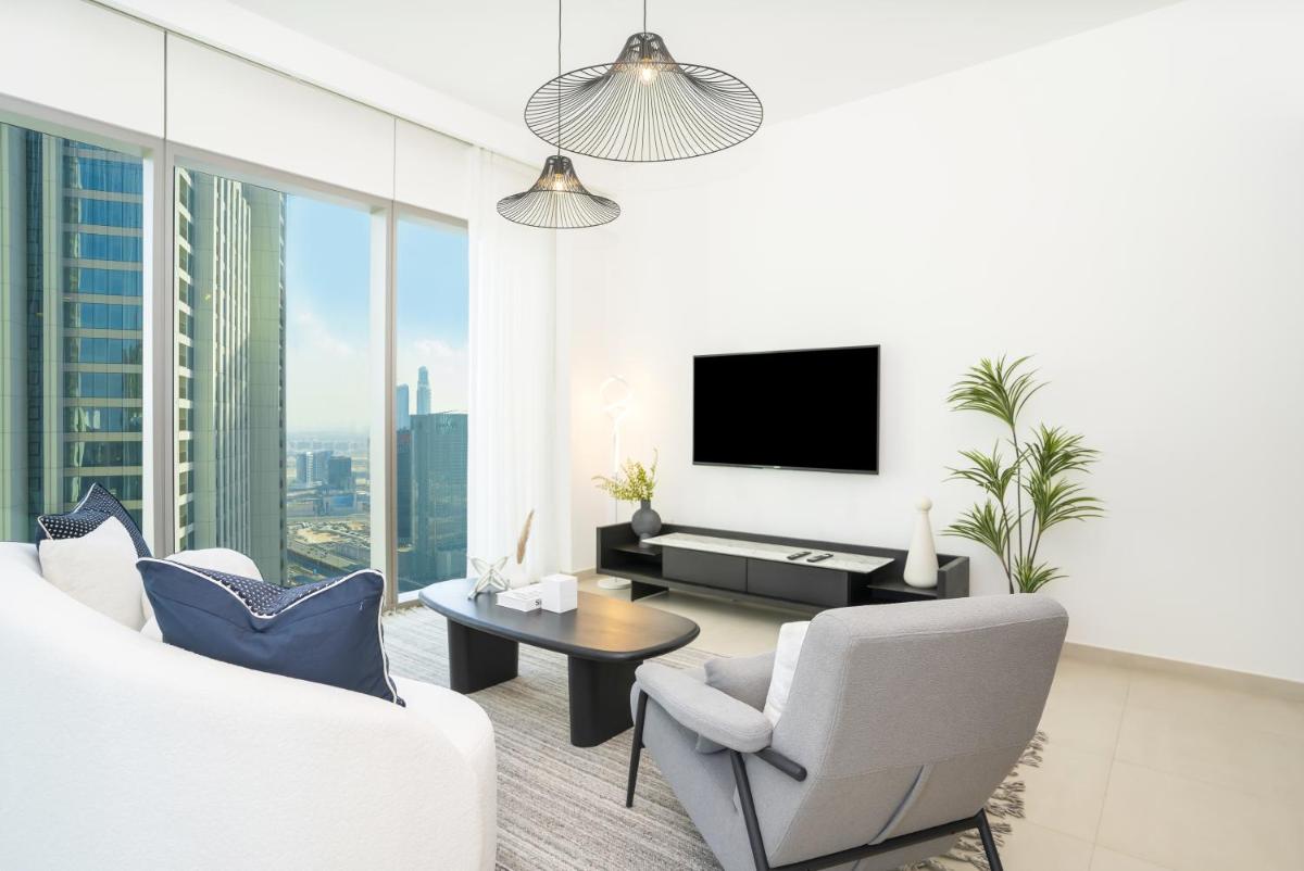 HomesGetaway - Lovely 2BR in Downtown Views II