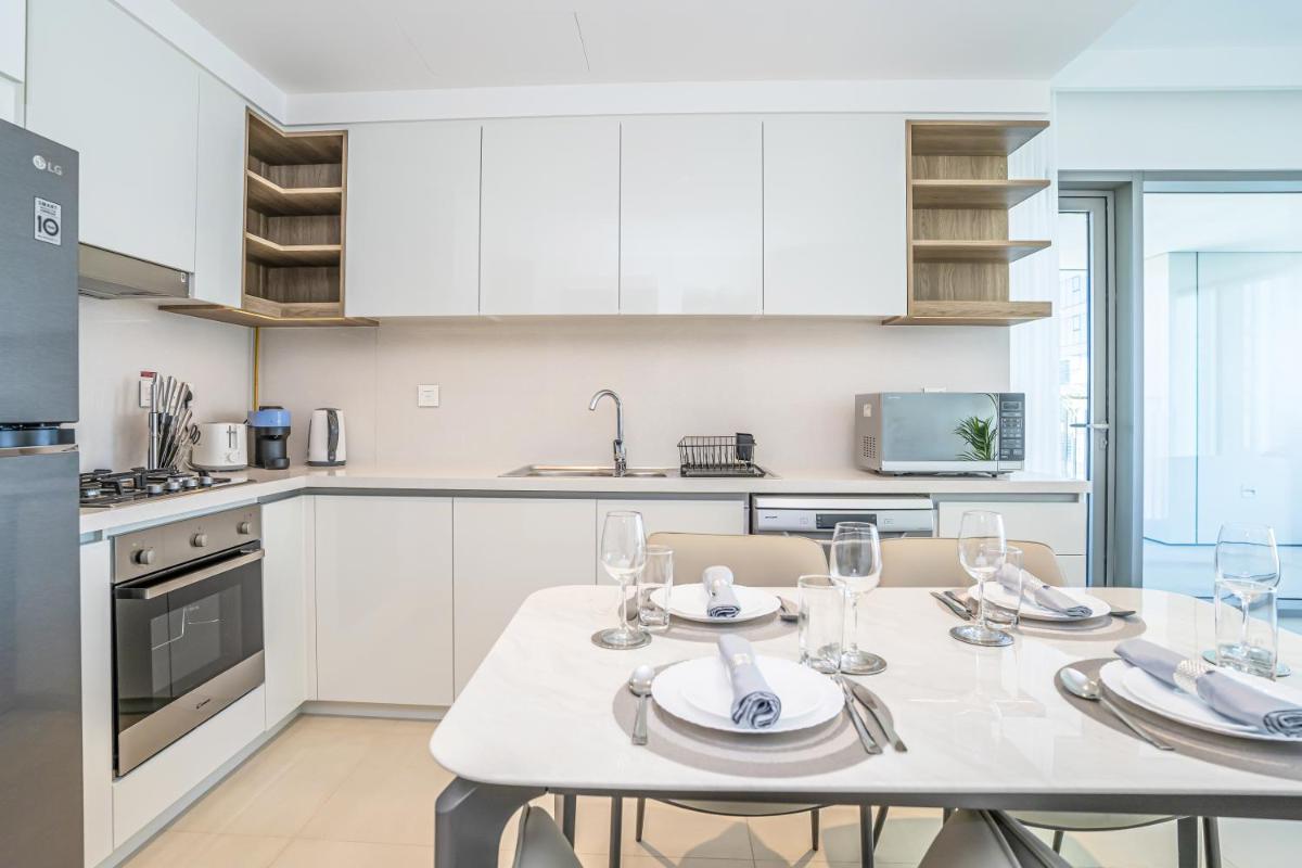 HomesGetaway - Lovely 2BR in Downtown Views II