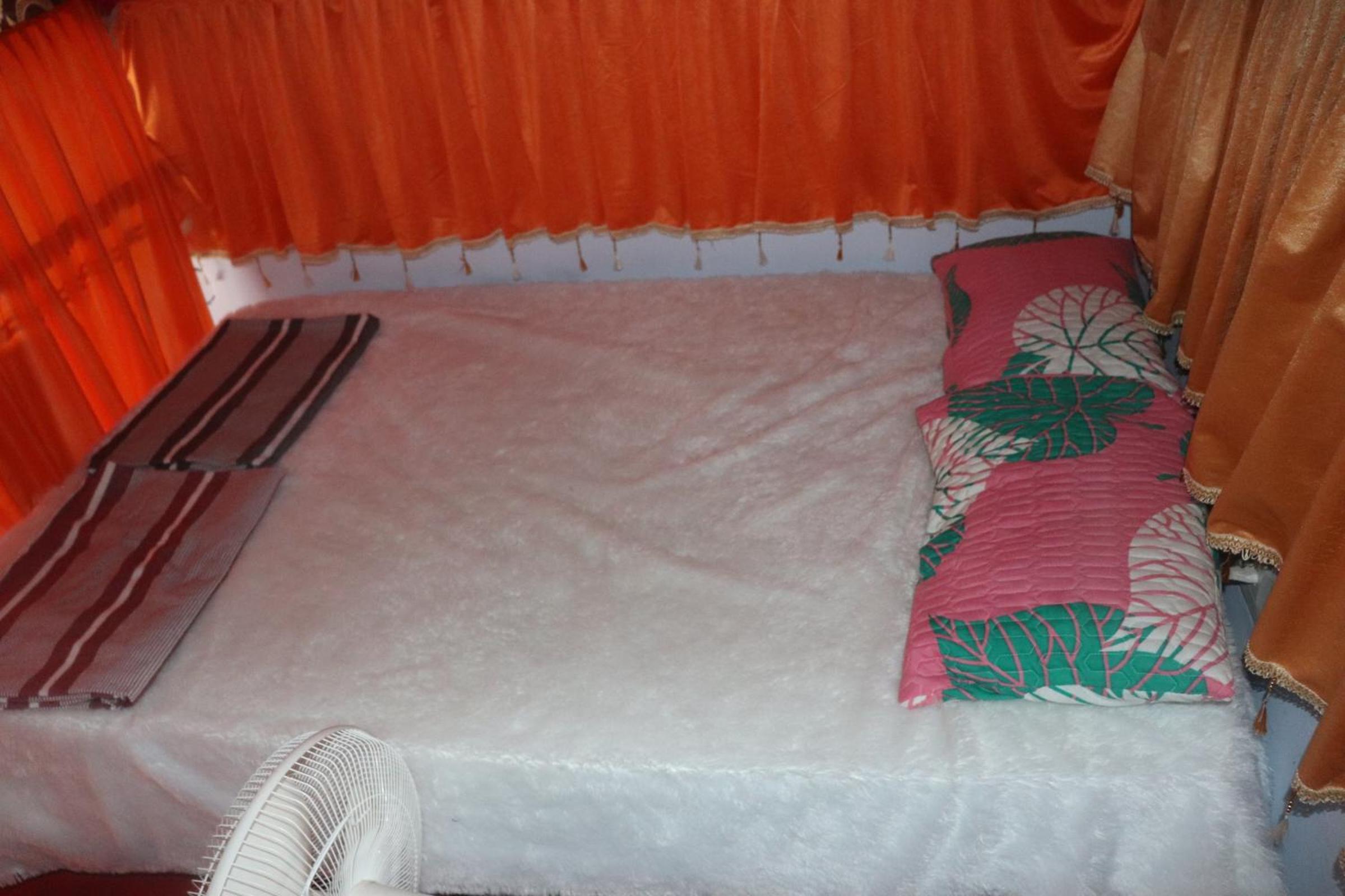 Ramu Green Lake Cottage view 4
