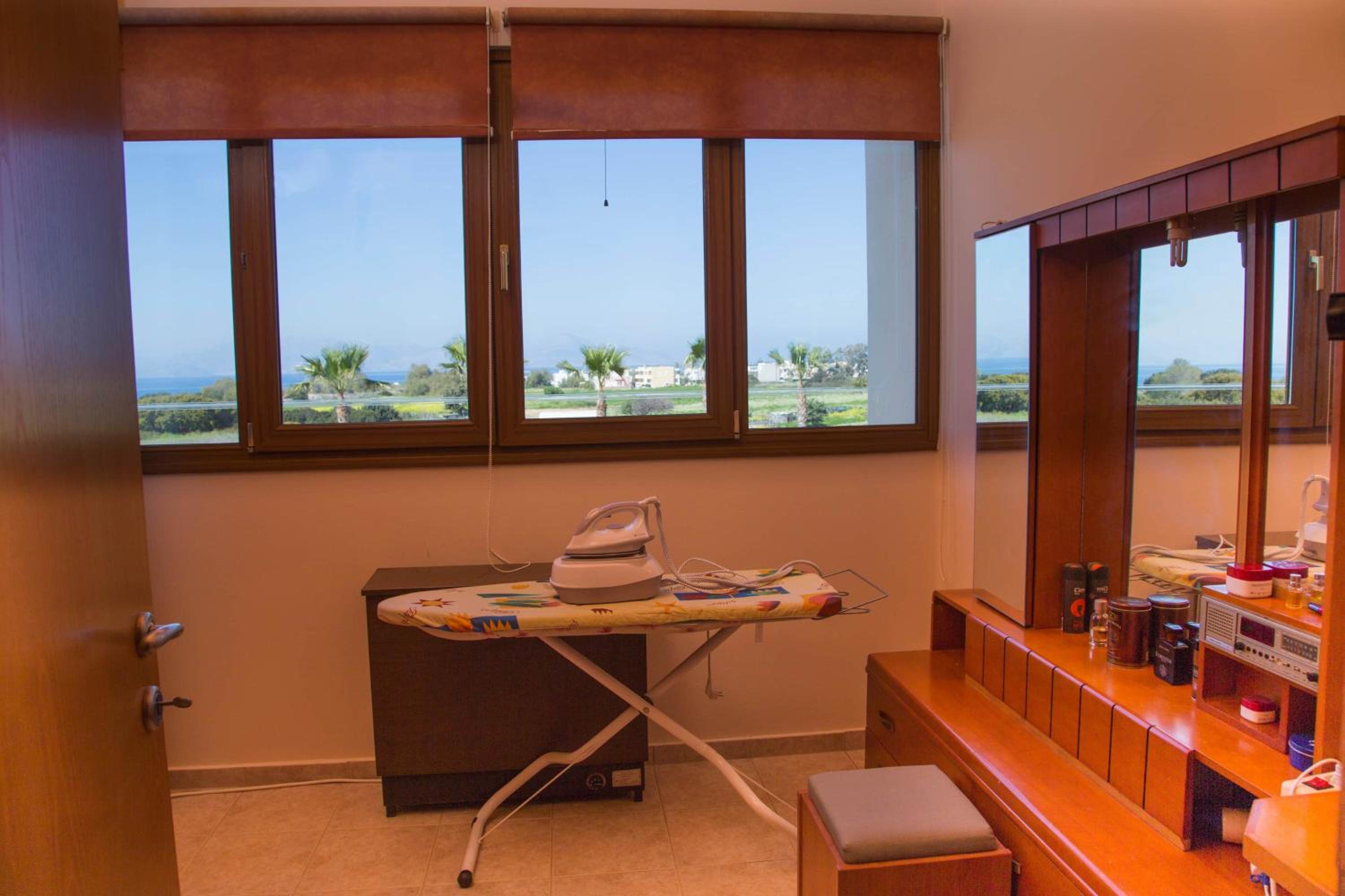 VILLA ANTONIS