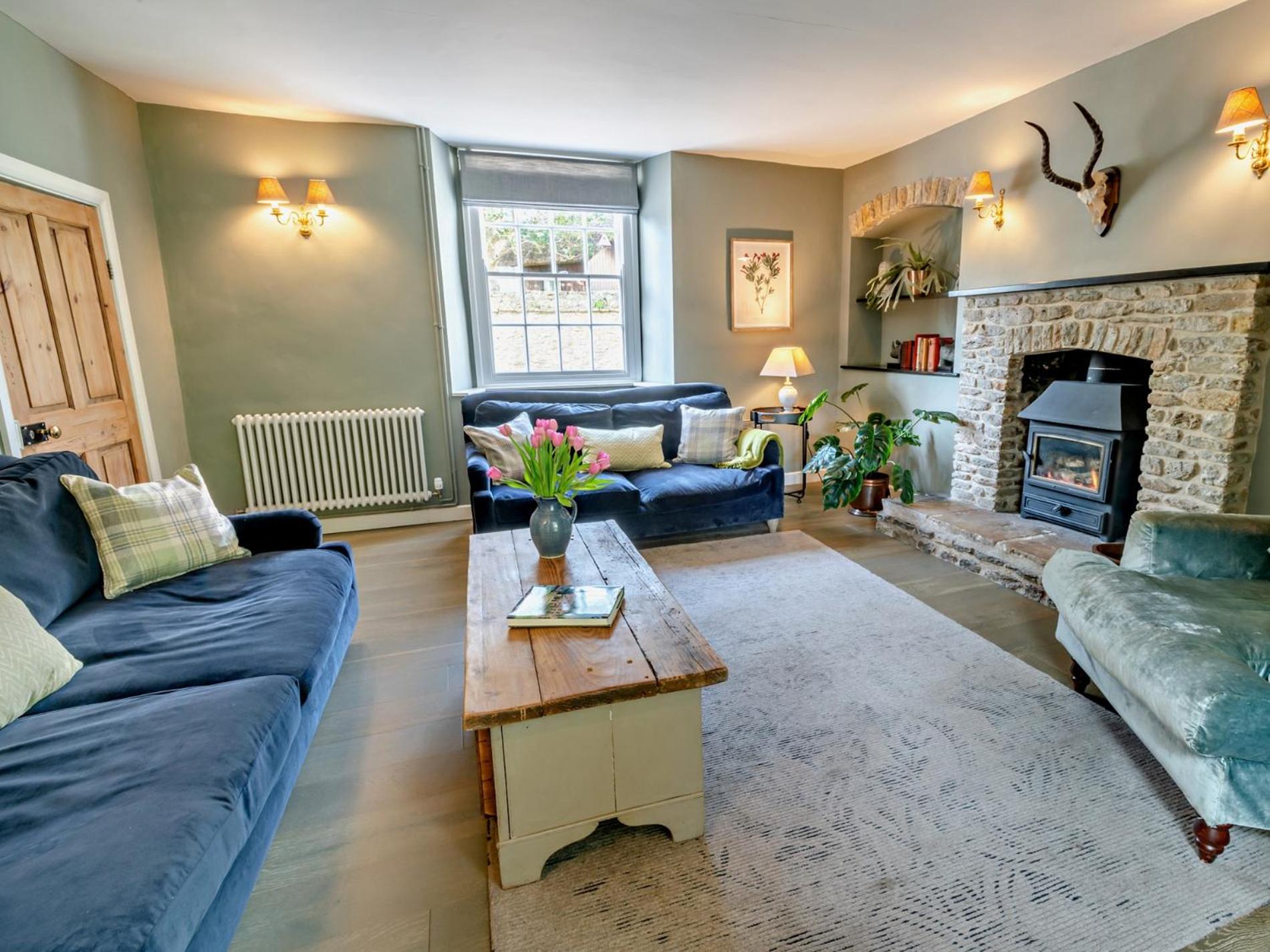 4 Bed in Bridport oc-dc212 view 3