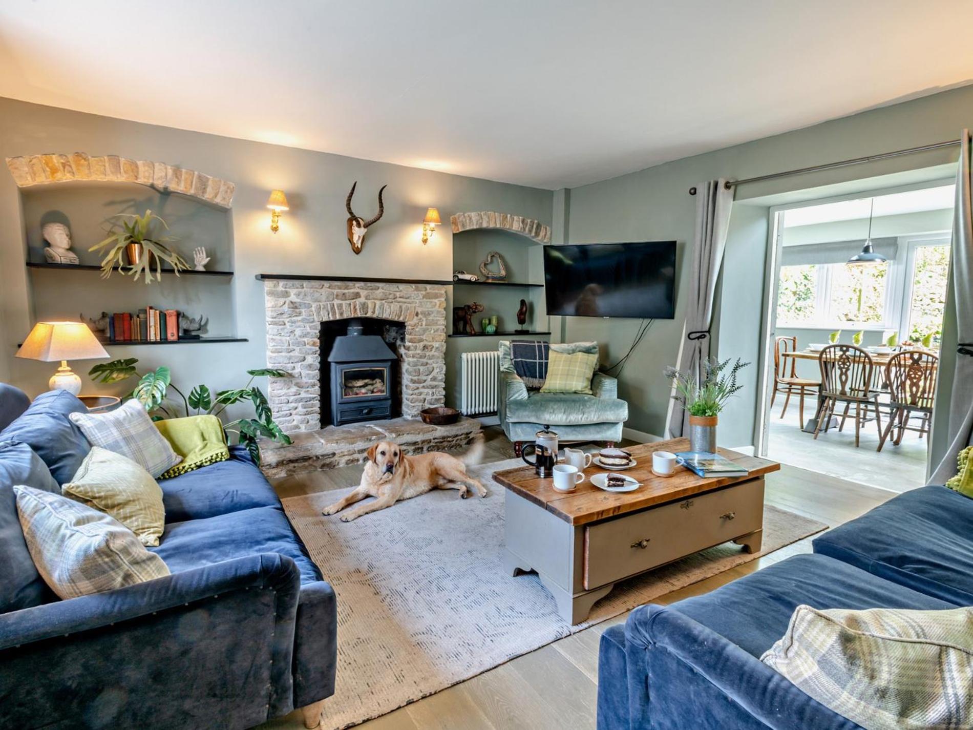 4 Bed in Bridport oc-dc212 view 2