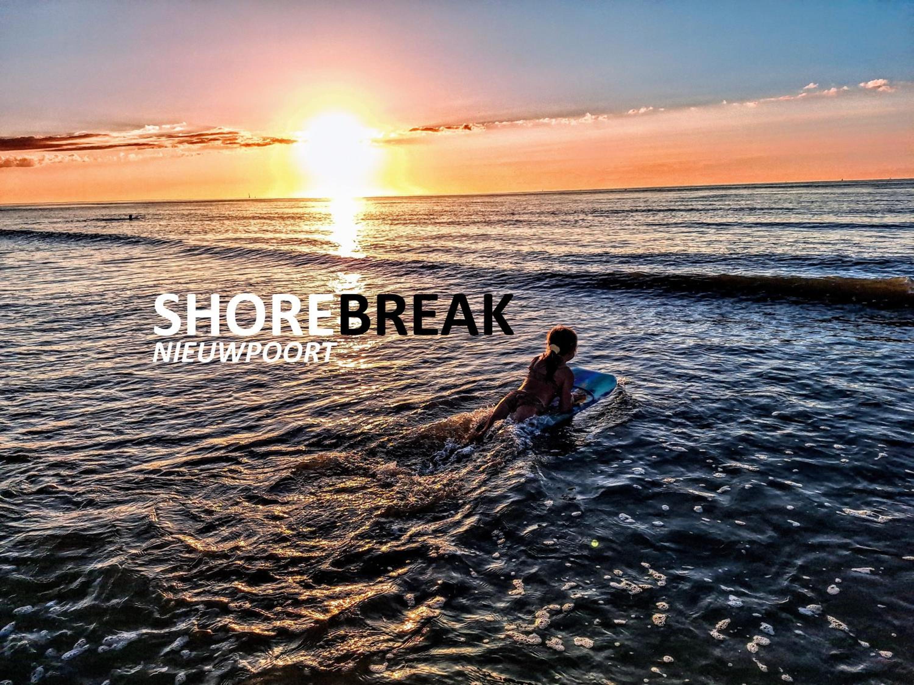 Shorebreak Nieuwpoort near the beach
