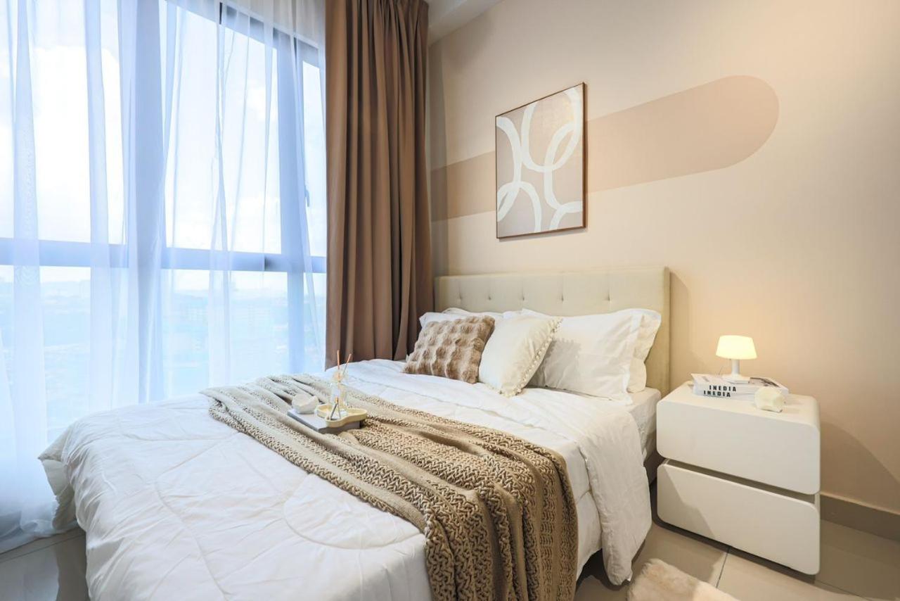 7mins to Mid Valley Central Of Old Klang Road By Nexx Field