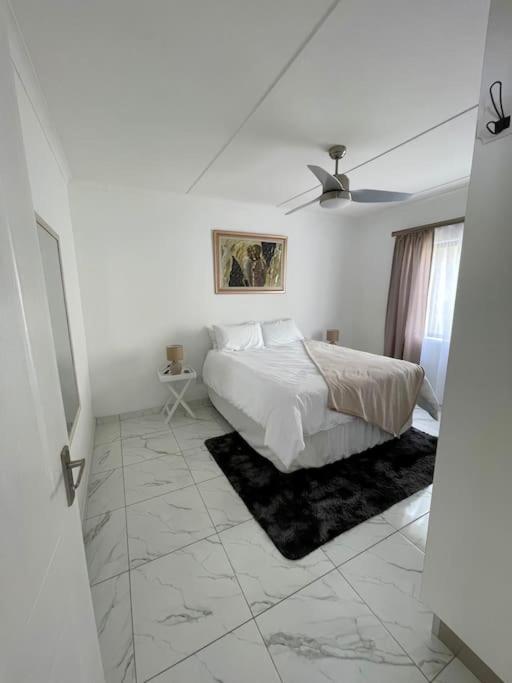Luxury 1 Bdr Garden Cottage view 3