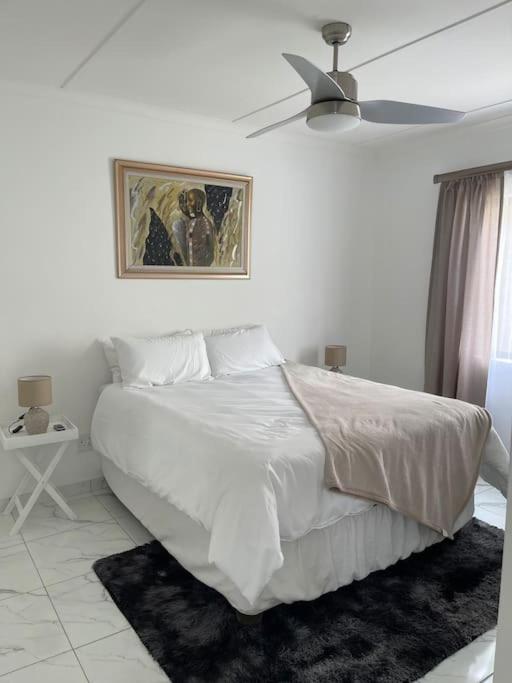 Luxury 1 Bdr Garden Cottage view 4