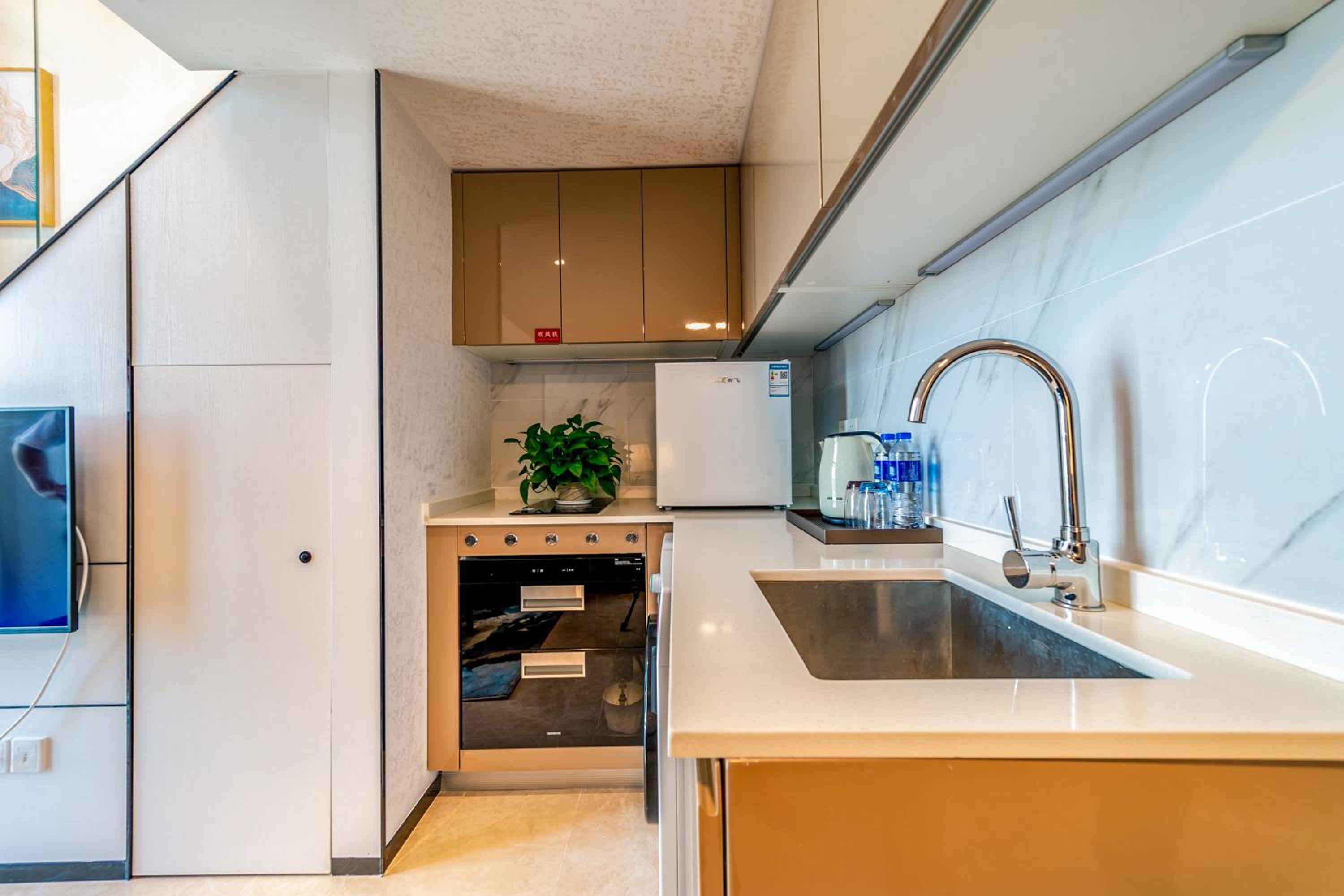 BORUISI Plaza Residence Apartment - Shenzhen Futian Convention & Exhibition Center