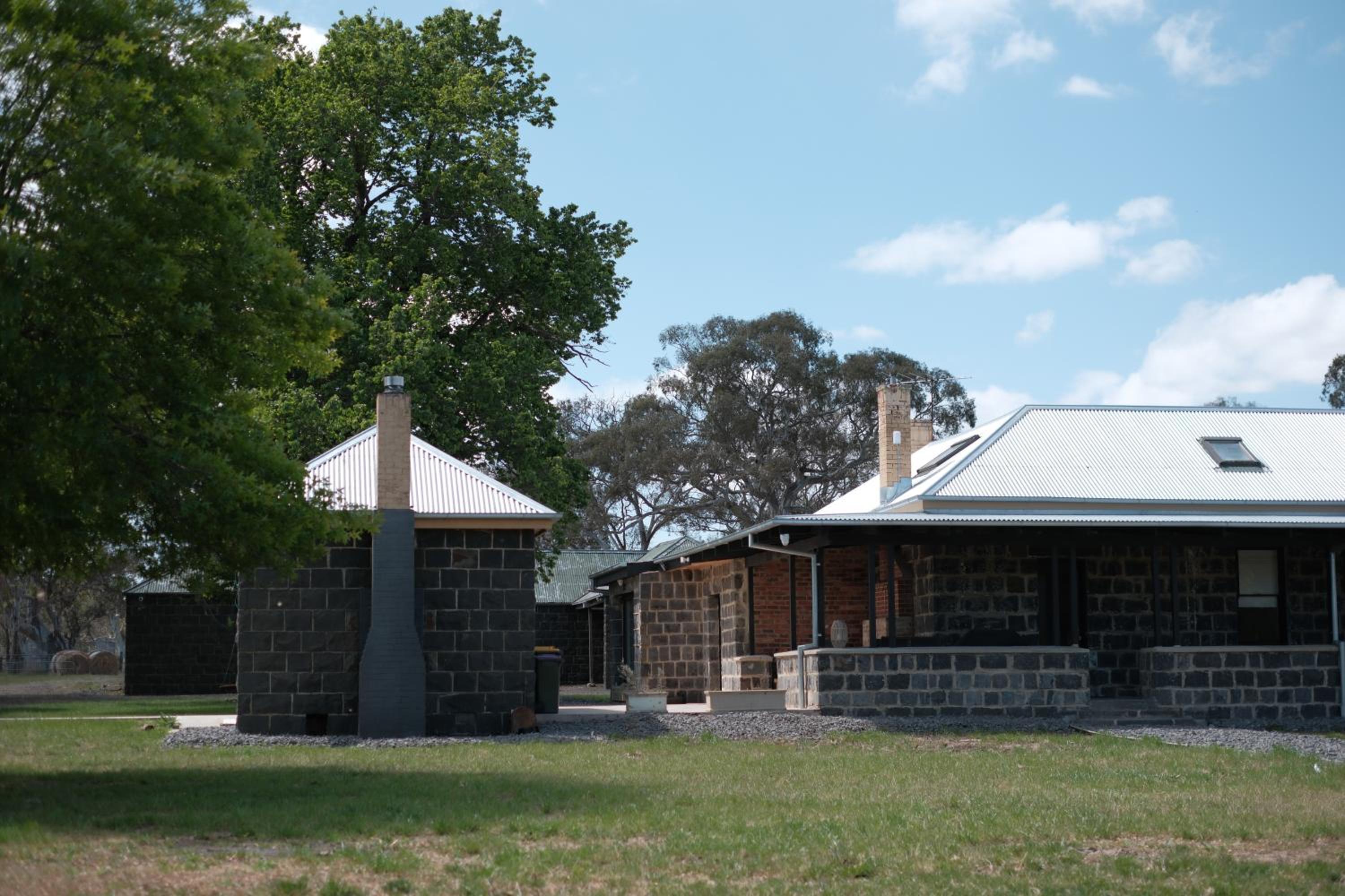 Bluestone Homestead close to Funfields Themepark