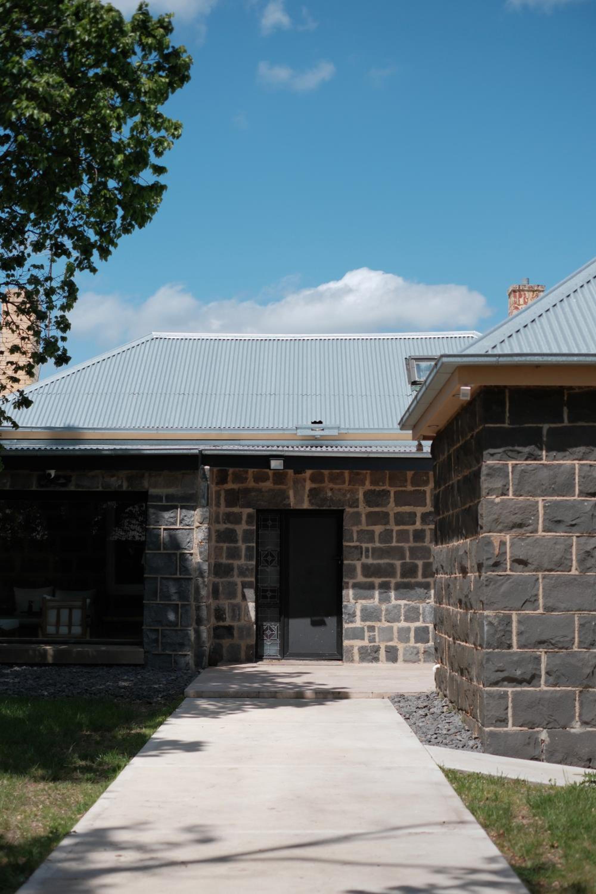 Bluestone Homestead close to Funfields Themepark