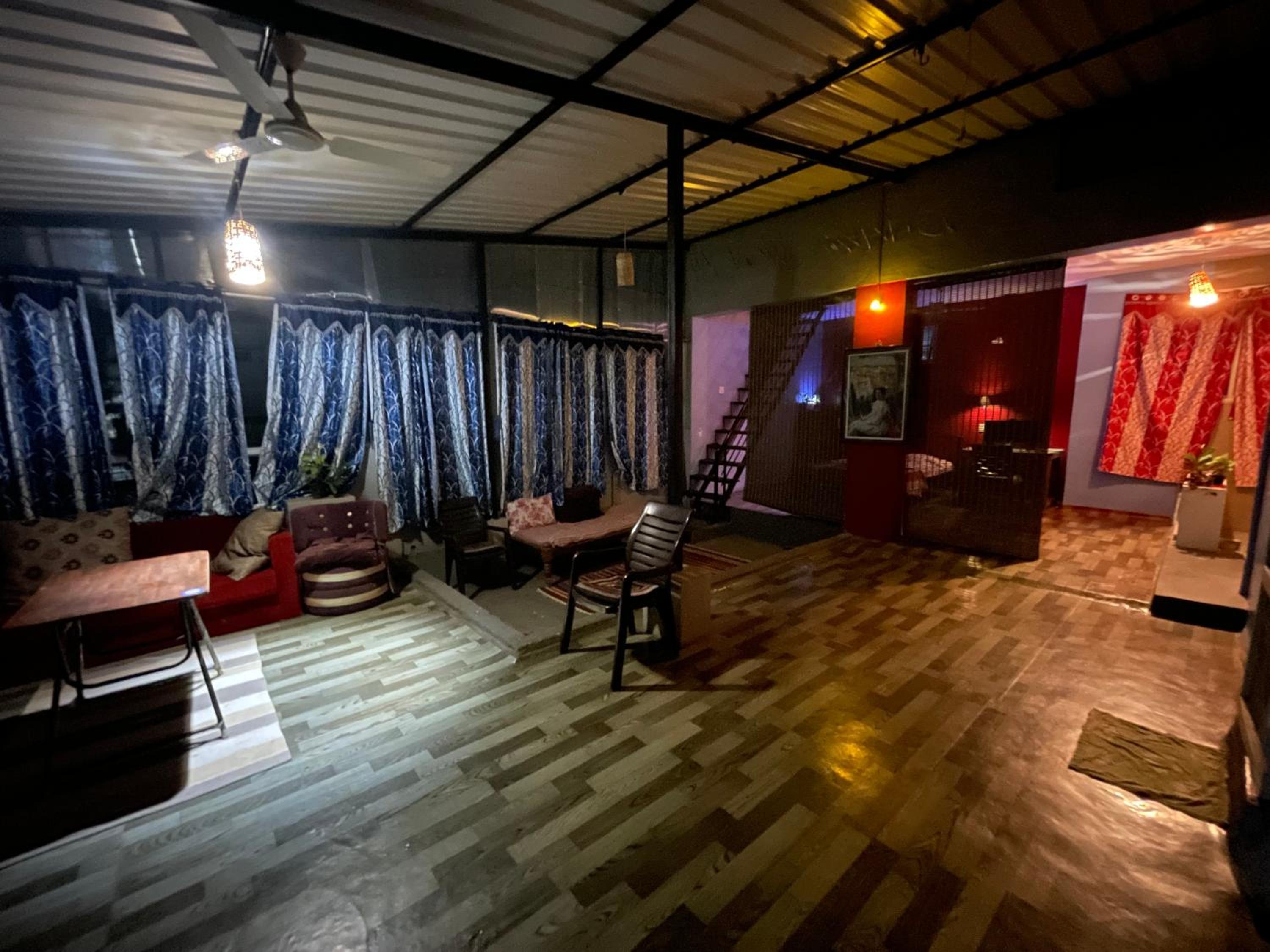 lounge