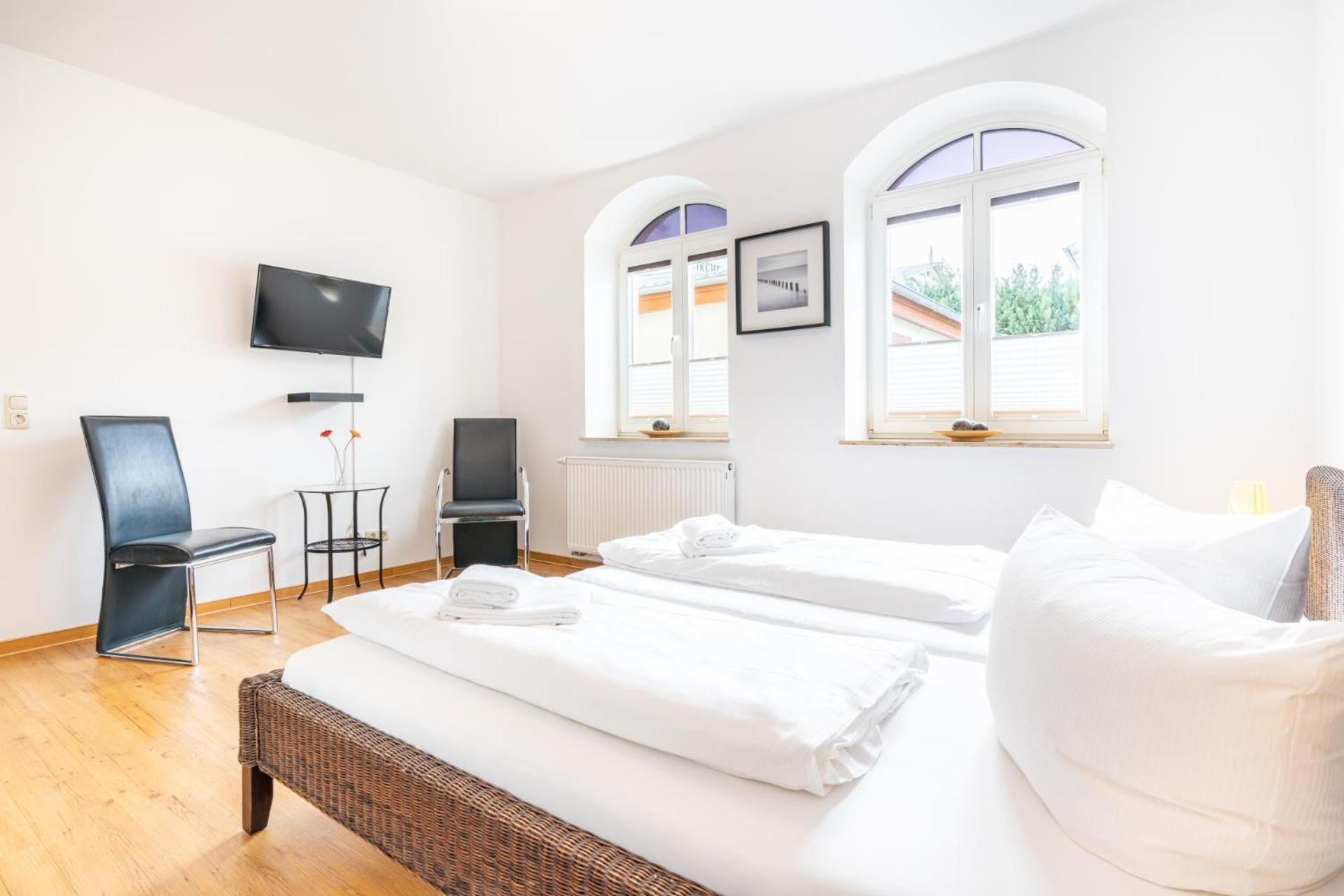 Komfort-Whg. mit 2 Slz., großer Terrasse, Parkplatz
