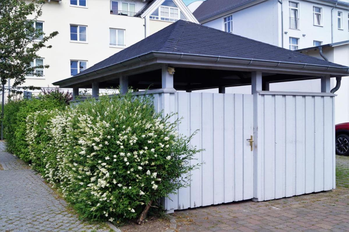 Großzügige Whg. mit verglaster Veranda, geschützter Terrasse