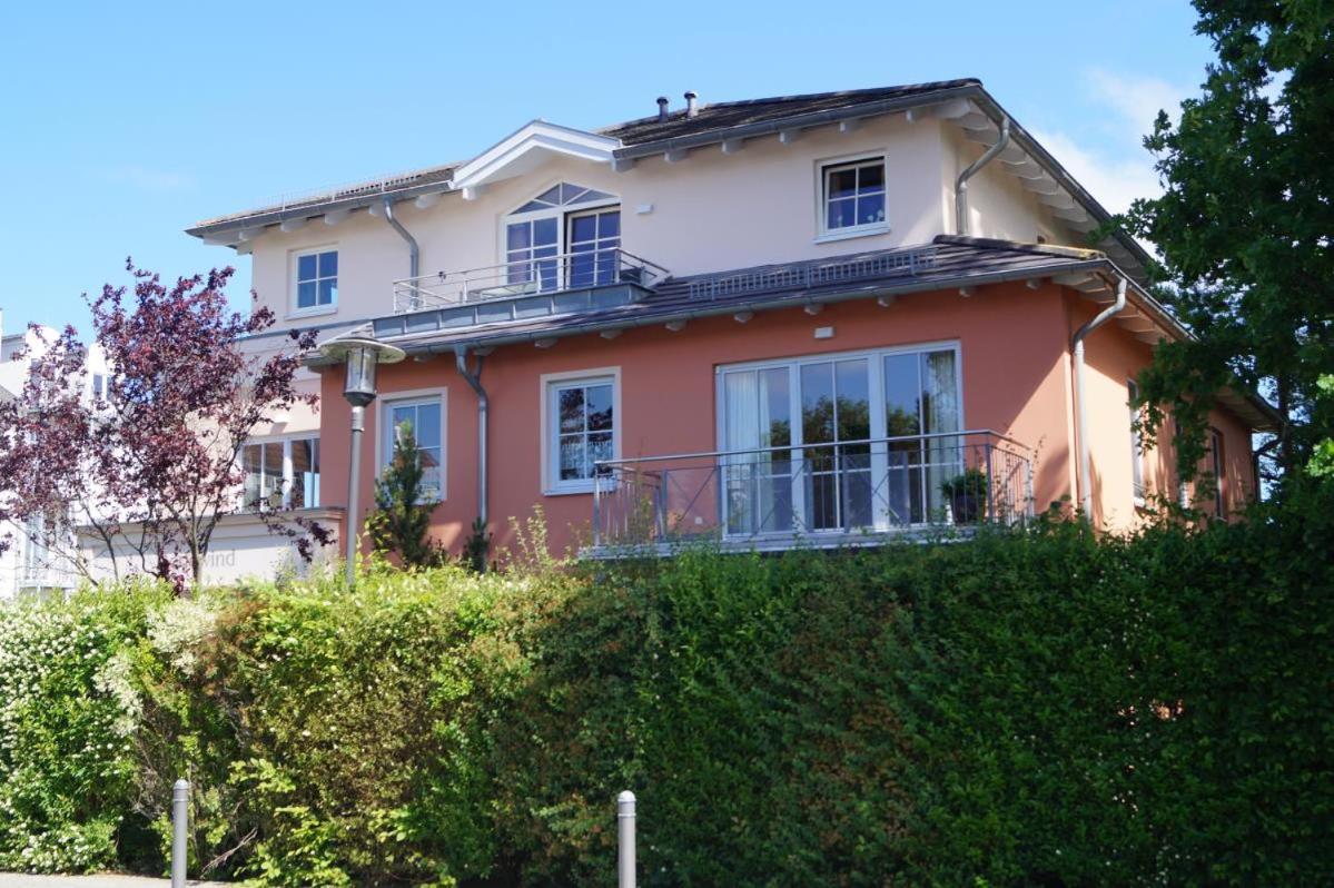 Großzügige Whg. mit verglaster Veranda, geschützter Terrasse