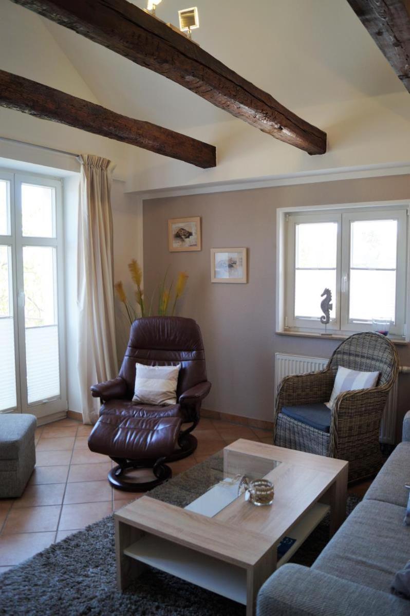Hochwertige Wohnung mit 2 Fahrrädern, Balkon, ebenerdiger Dusche