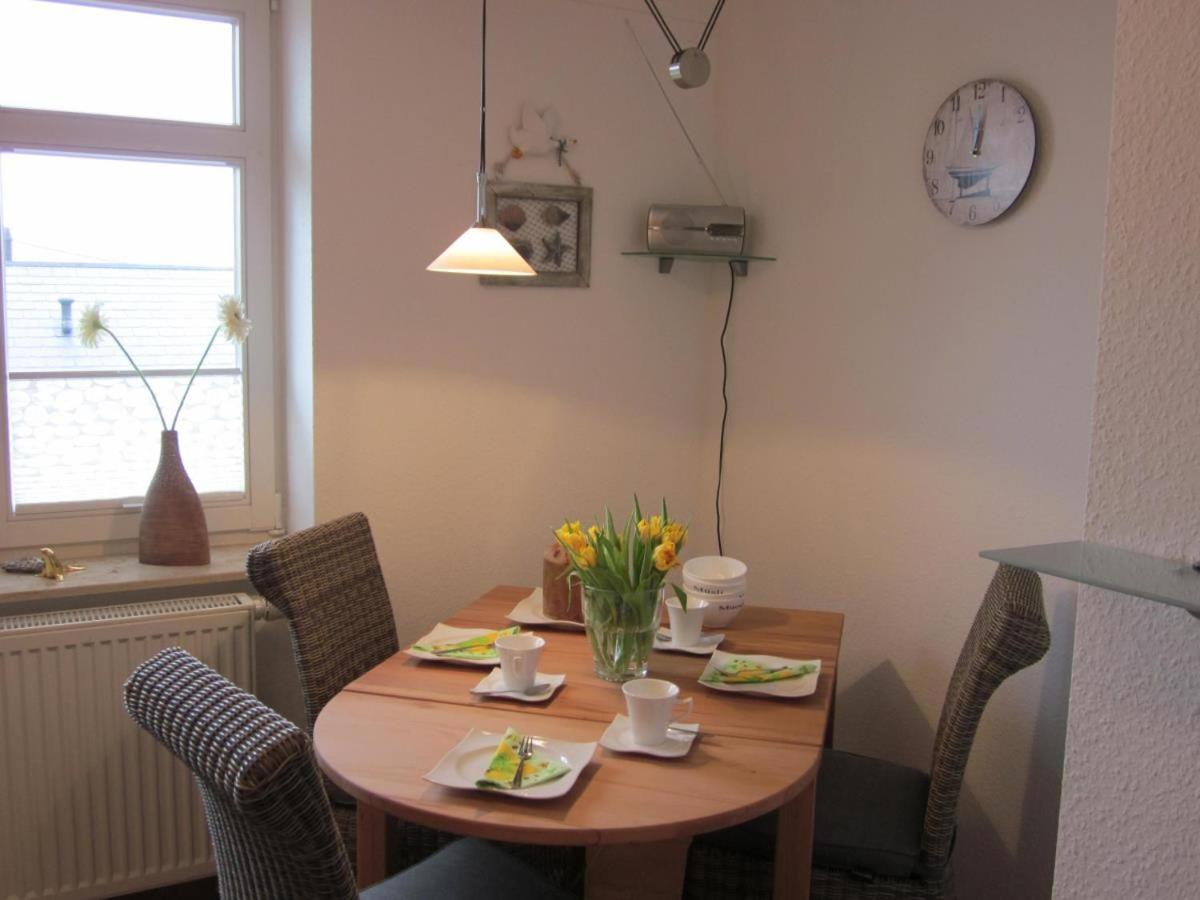 Hochwertige Wohnung mit 2 Fahrrädern, Balkon, ebenerdiger Dusche