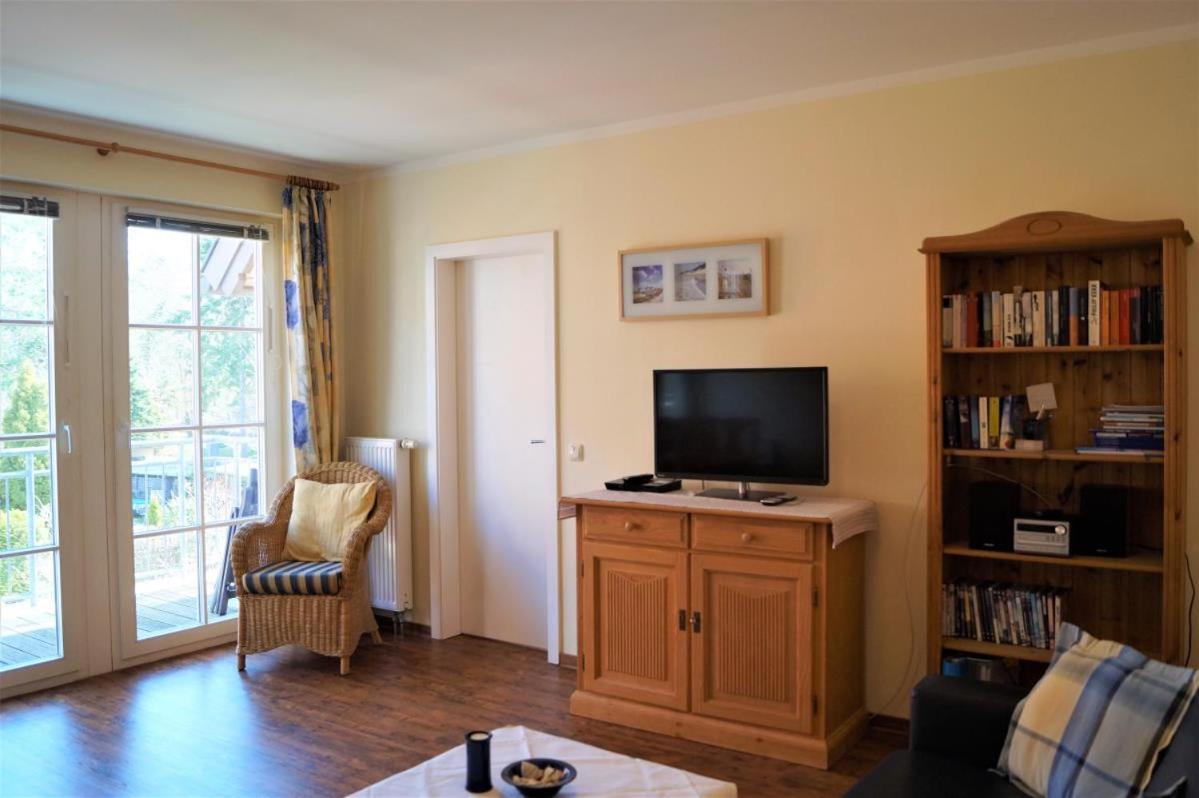Strandnahe Fewo mit Balkon, WLAN-Anschluss & PKW-Stellplatz