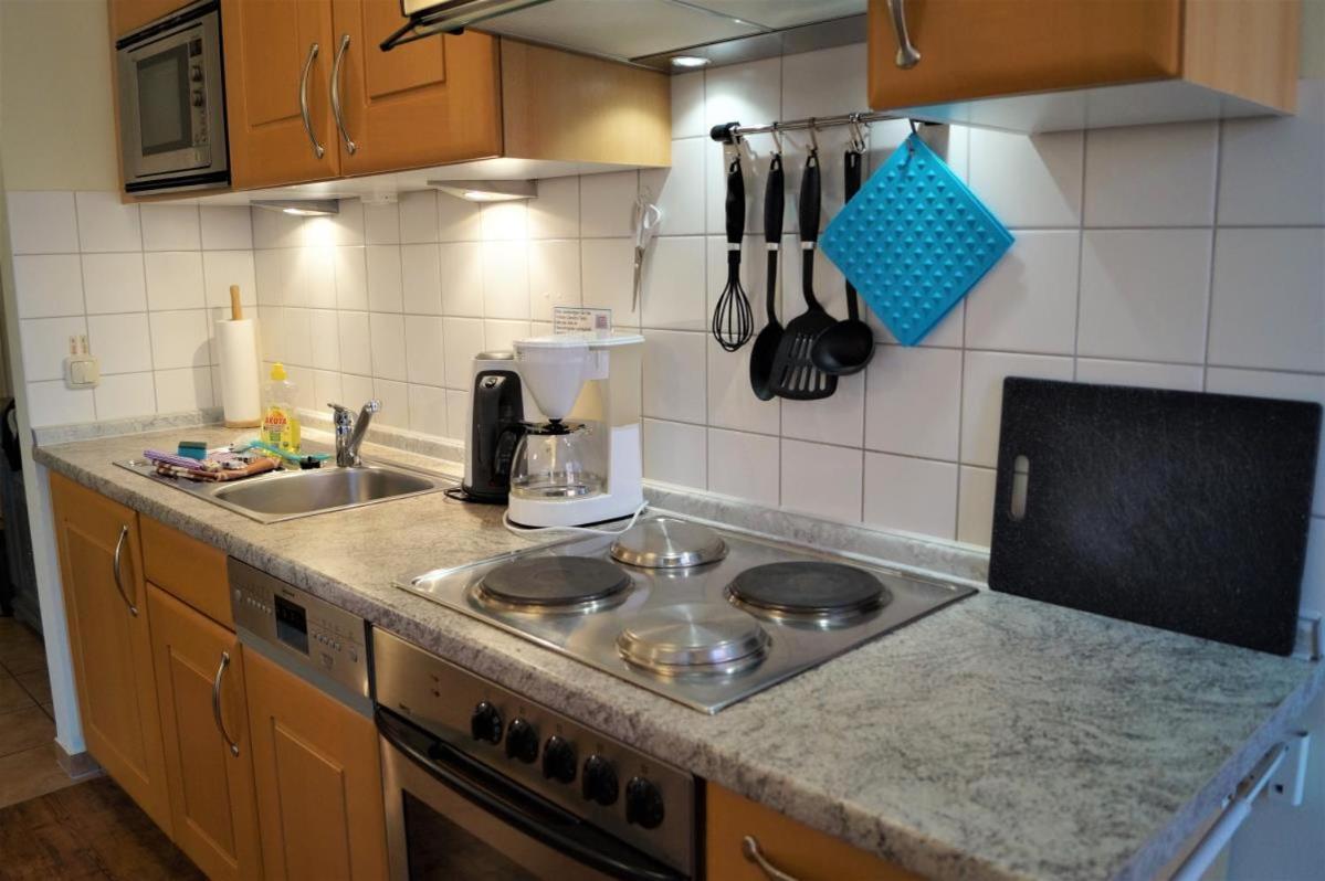Strandnahe Fewo mit Balkon, WLAN-Anschluss & PKW-Stellplatz