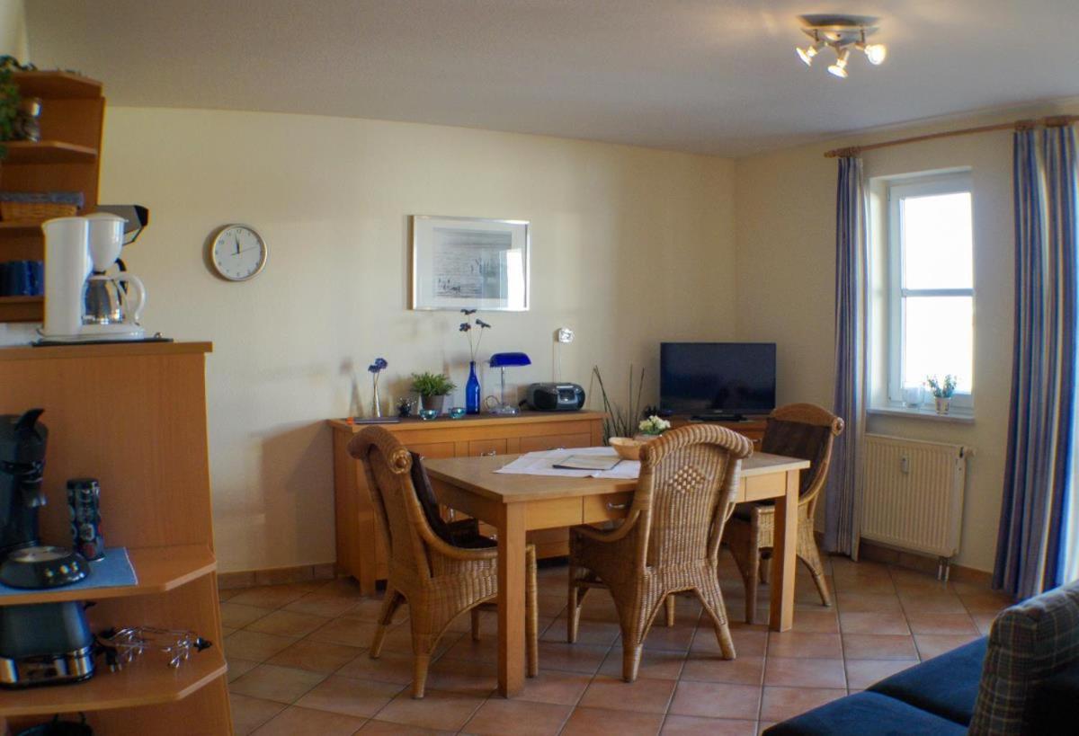 Ferienapartment mit Balkon, Tiefgarage und Nutzung v. Wellnessbereich
