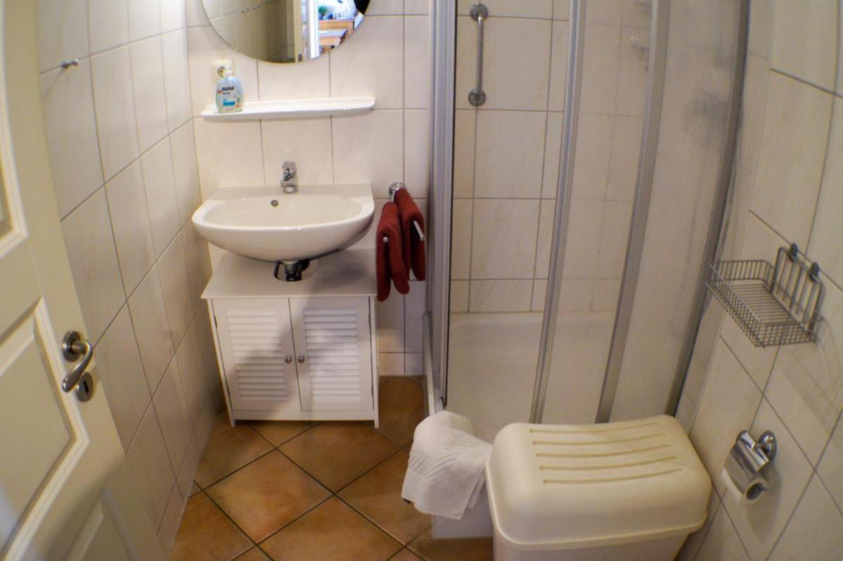 Ferienapartment mit Balkon, Tiefgarage und Nutzung v. Wellnessbereich