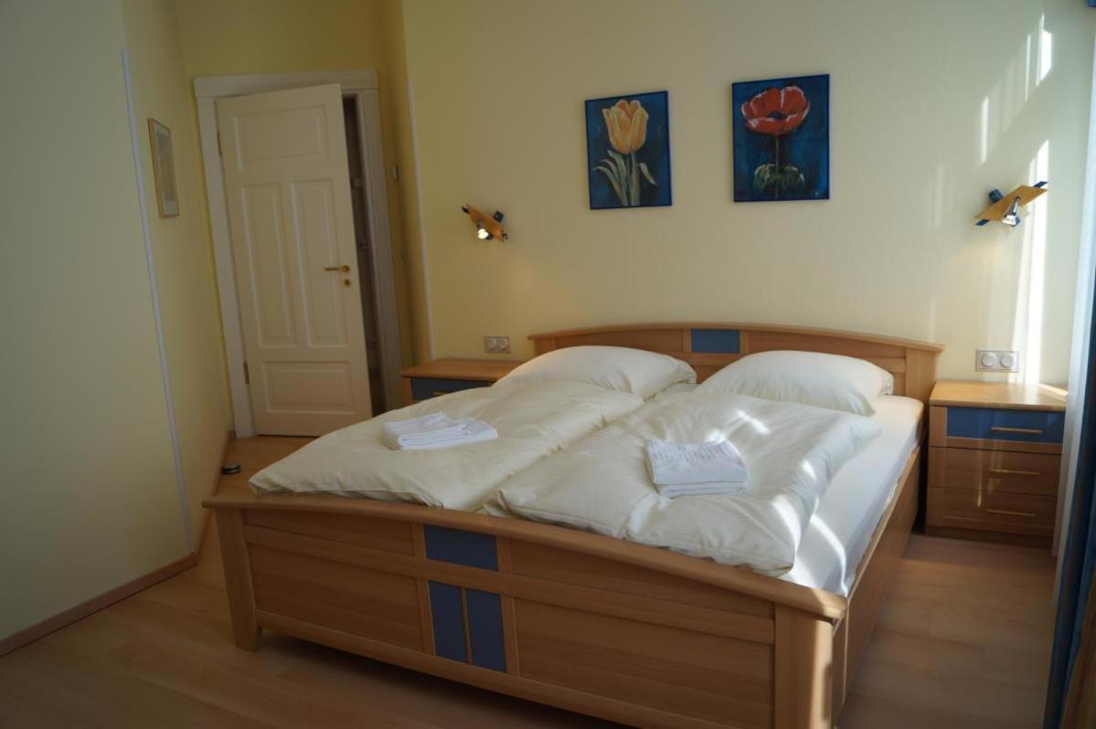 Luxus-Fewo in Bestlage: wohnungseigene Sauna, zwei Bäder, großzügige Terrasse, Lift, Tiefgaragenstellplatz
