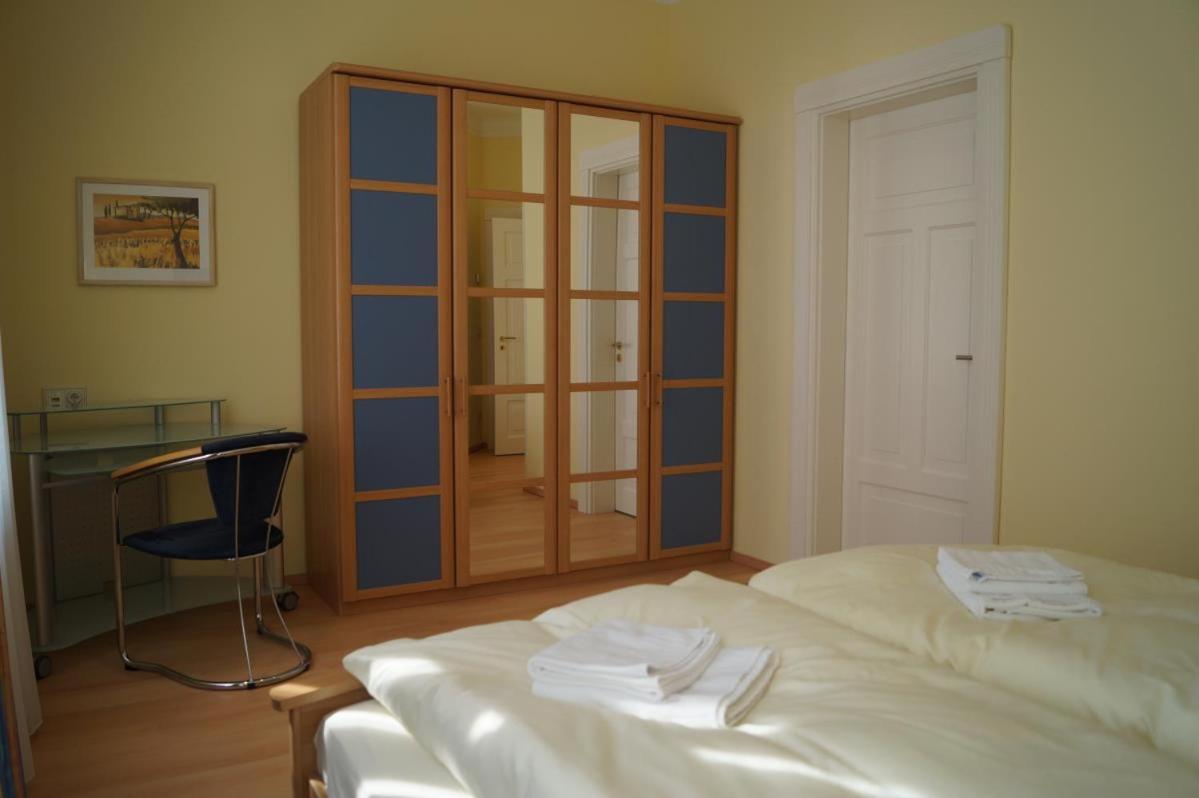 Luxus-Fewo in Bestlage: wohnungseigene Sauna, zwei Bäder, großzügige Terrasse, Lift, Tiefgaragenstellplatz
