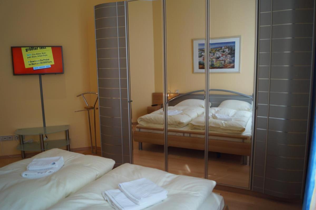 Luxus-Fewo in Bestlage: wohnungseigene Sauna, zwei Bäder, großzügige Terrasse, Lift, Tiefgaragenstellplatz