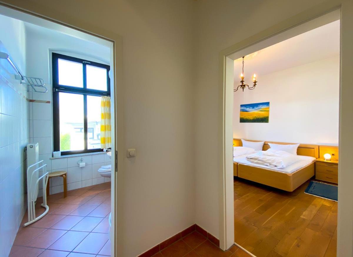 'Kaiserliche' Wohnung mit 3 SZ, 2 Bädern und Whirlwanne